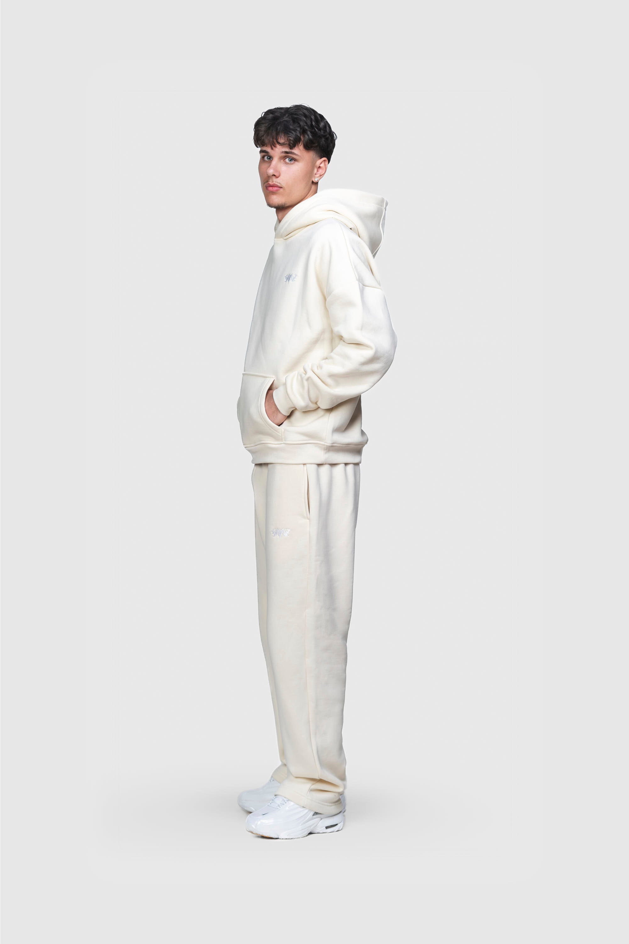 BASIC HOODIE CREME