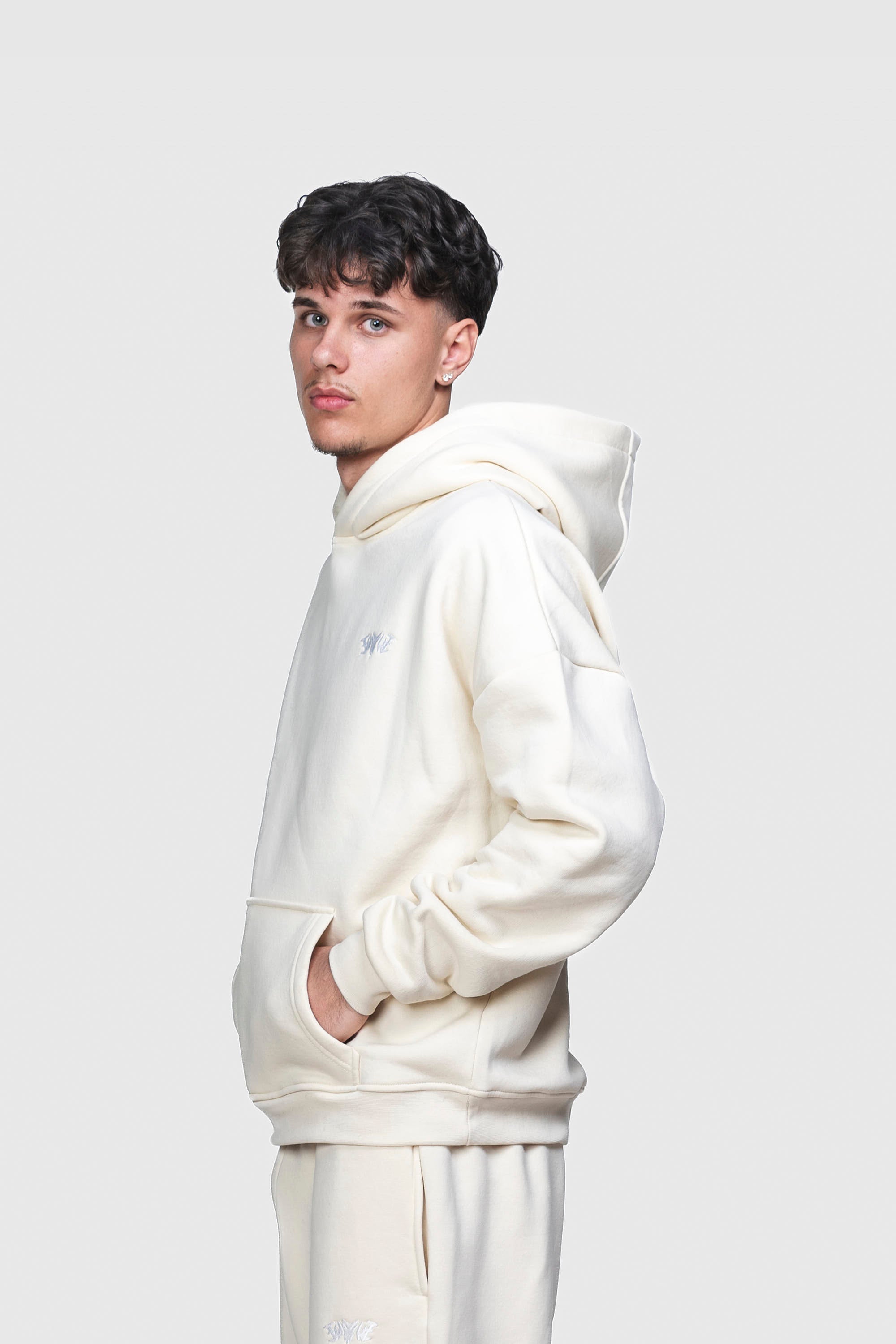BASIC HOODIE CREME