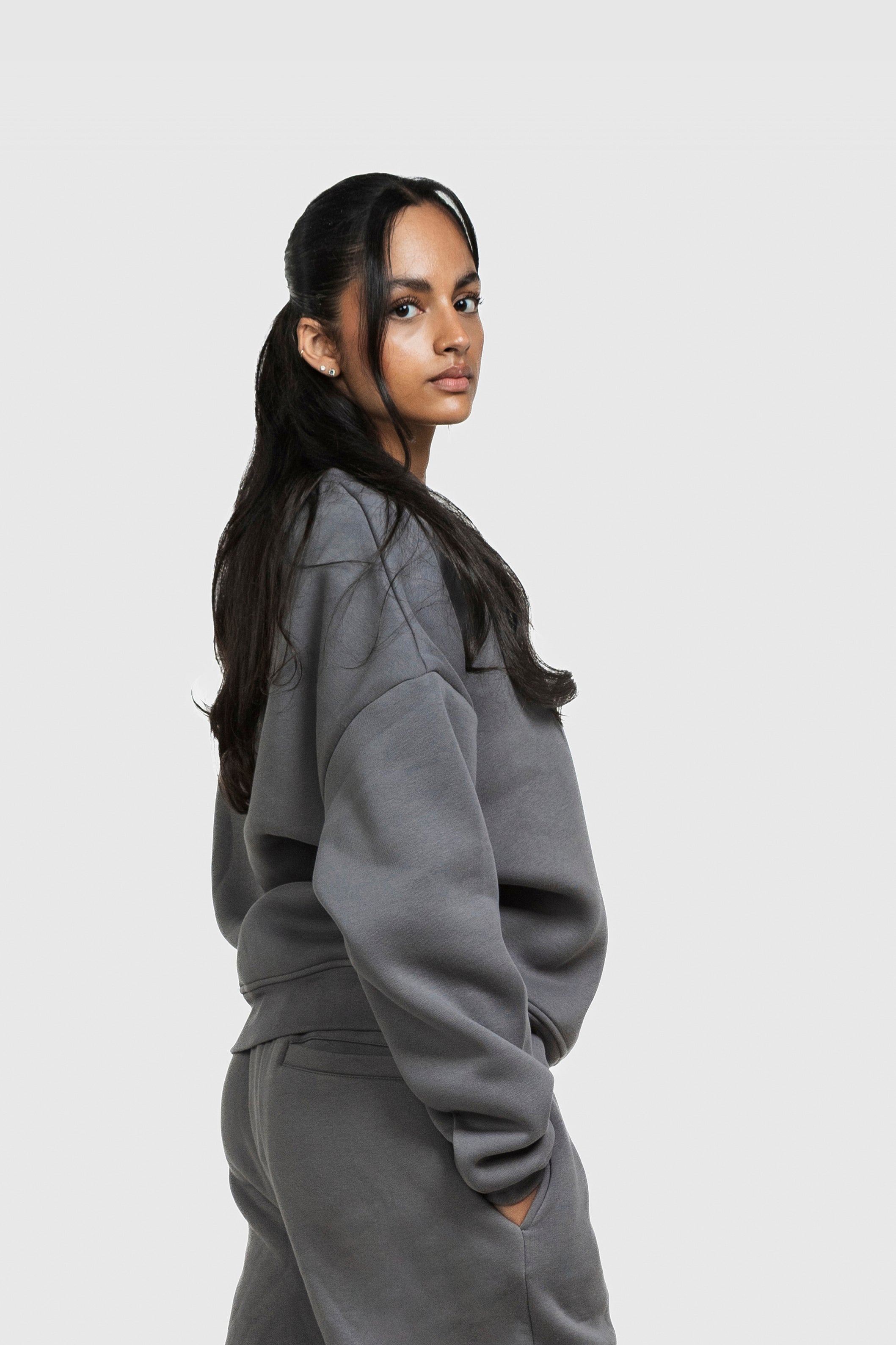 BASIC SWEATER ANTHRAZIT