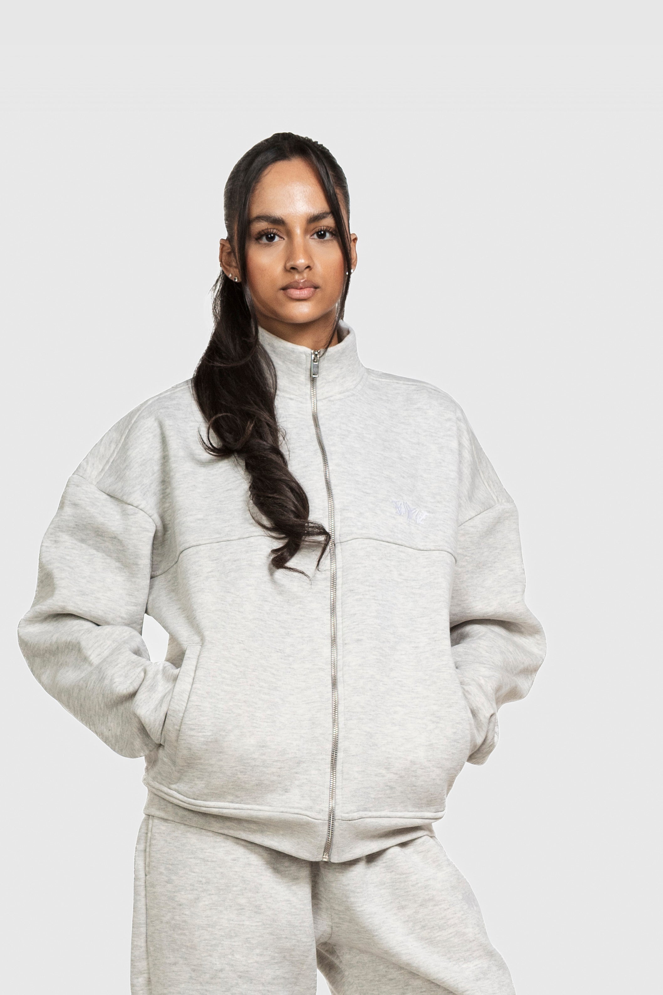 BASIC HIGH NECK ZIP LIGHT GREY