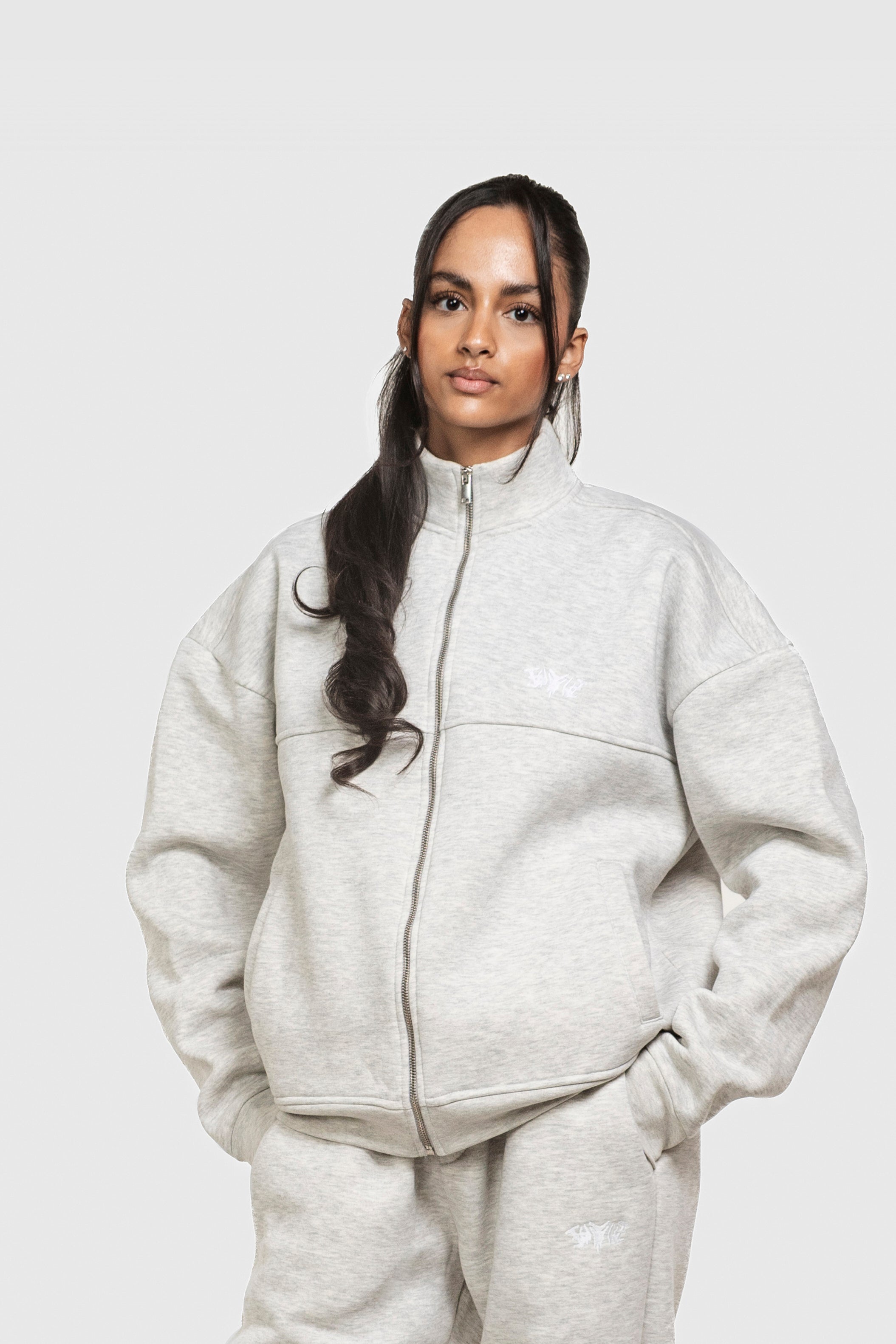 BASIC HIGH NECK ZIP LIGHT GREY