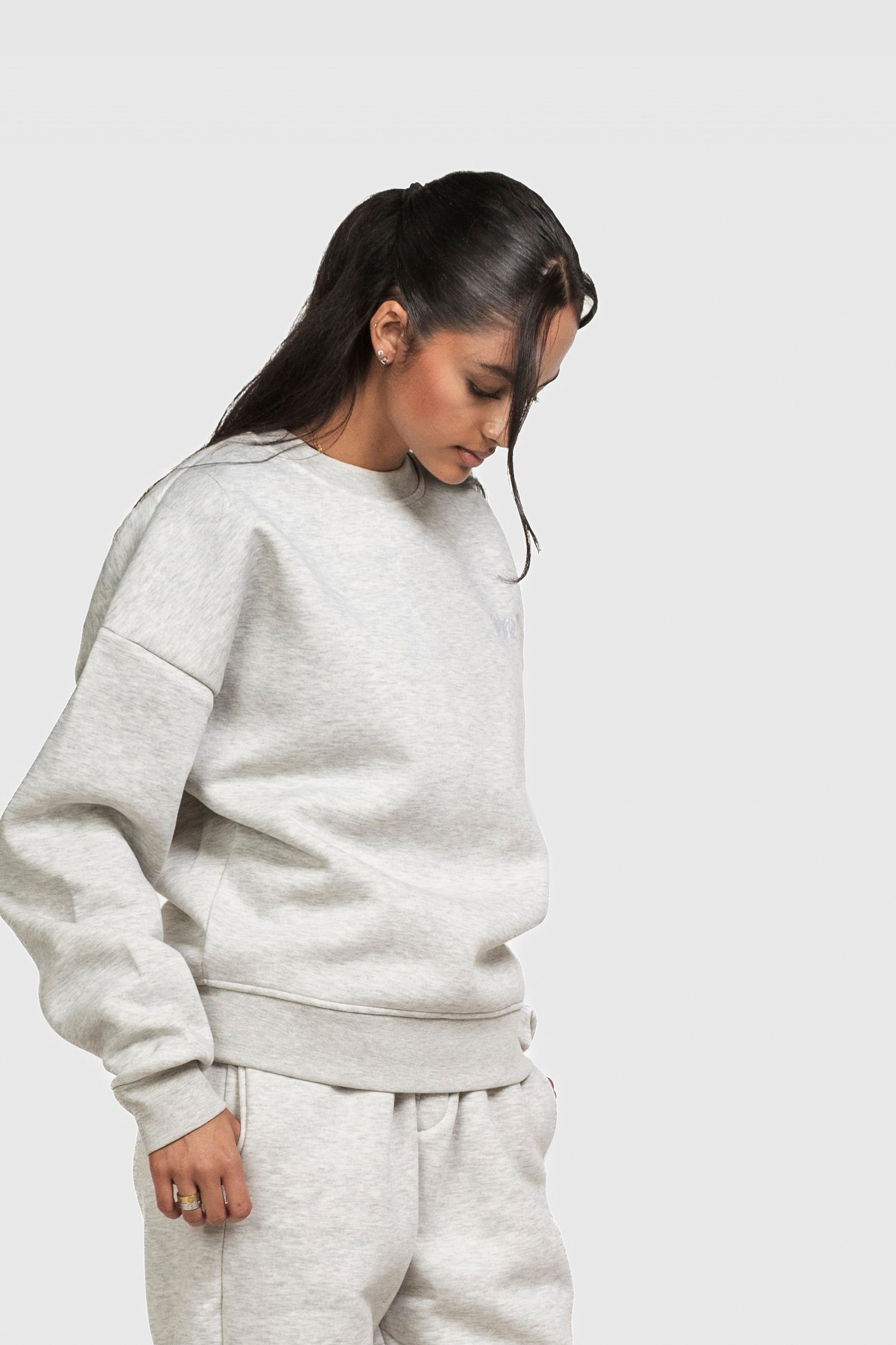 BASIC SWEATER LIGHT GREY
