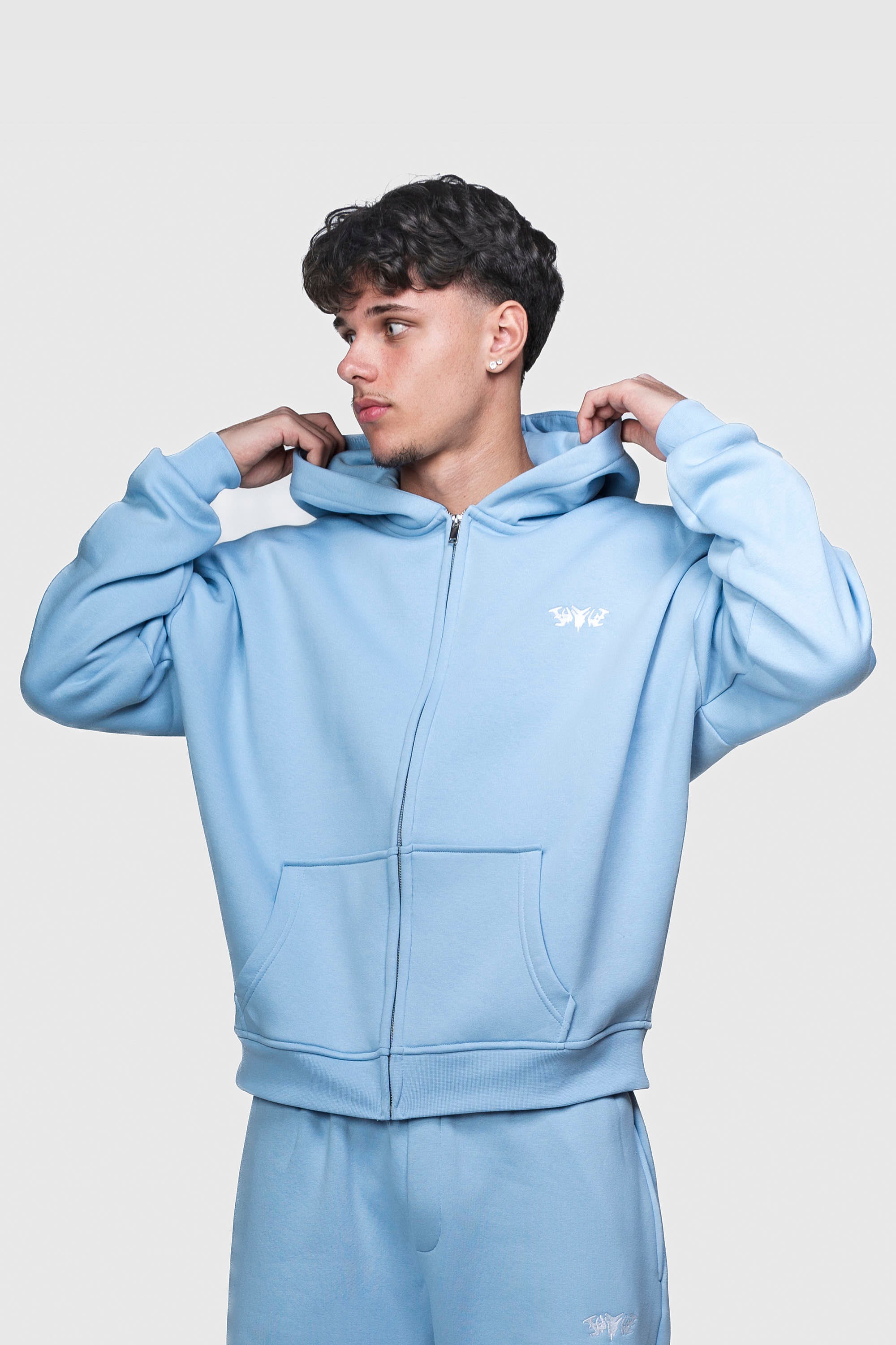 BASIC ZIP HOODIE BABYBLUE