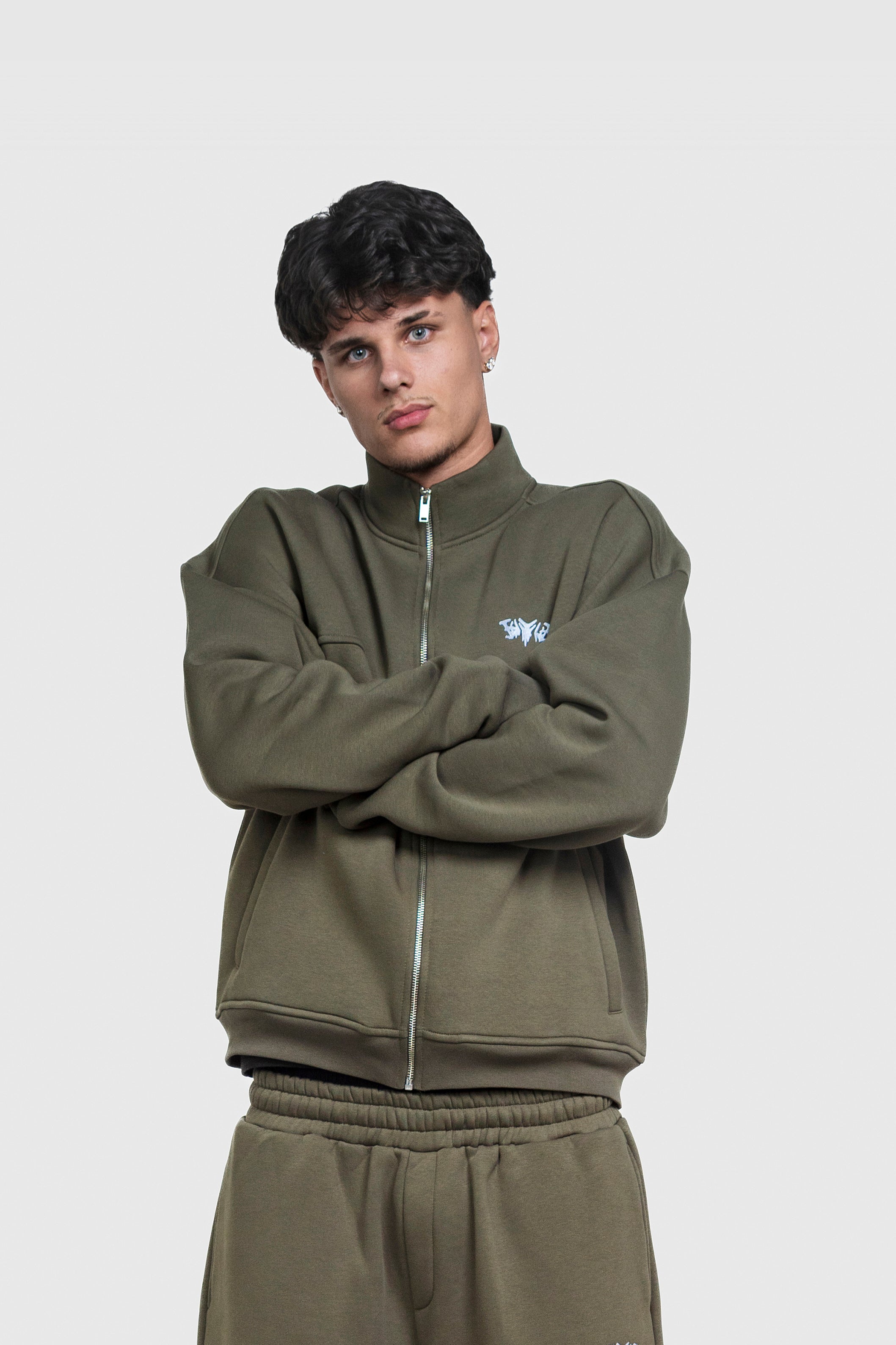 BASIC HIGH NECK ZIP OLIVE