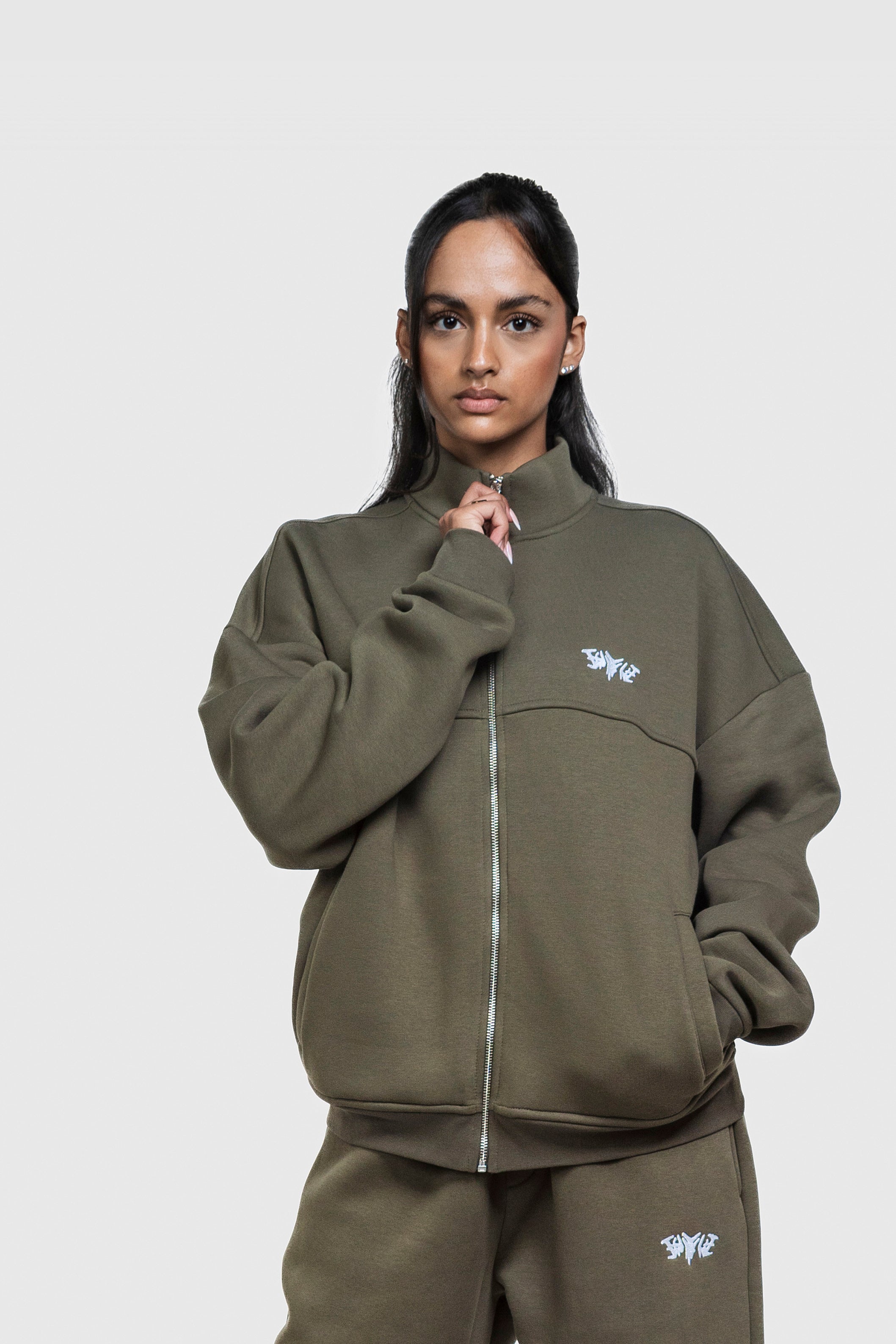 BASIC HIGH NECK ZIP OLIVE