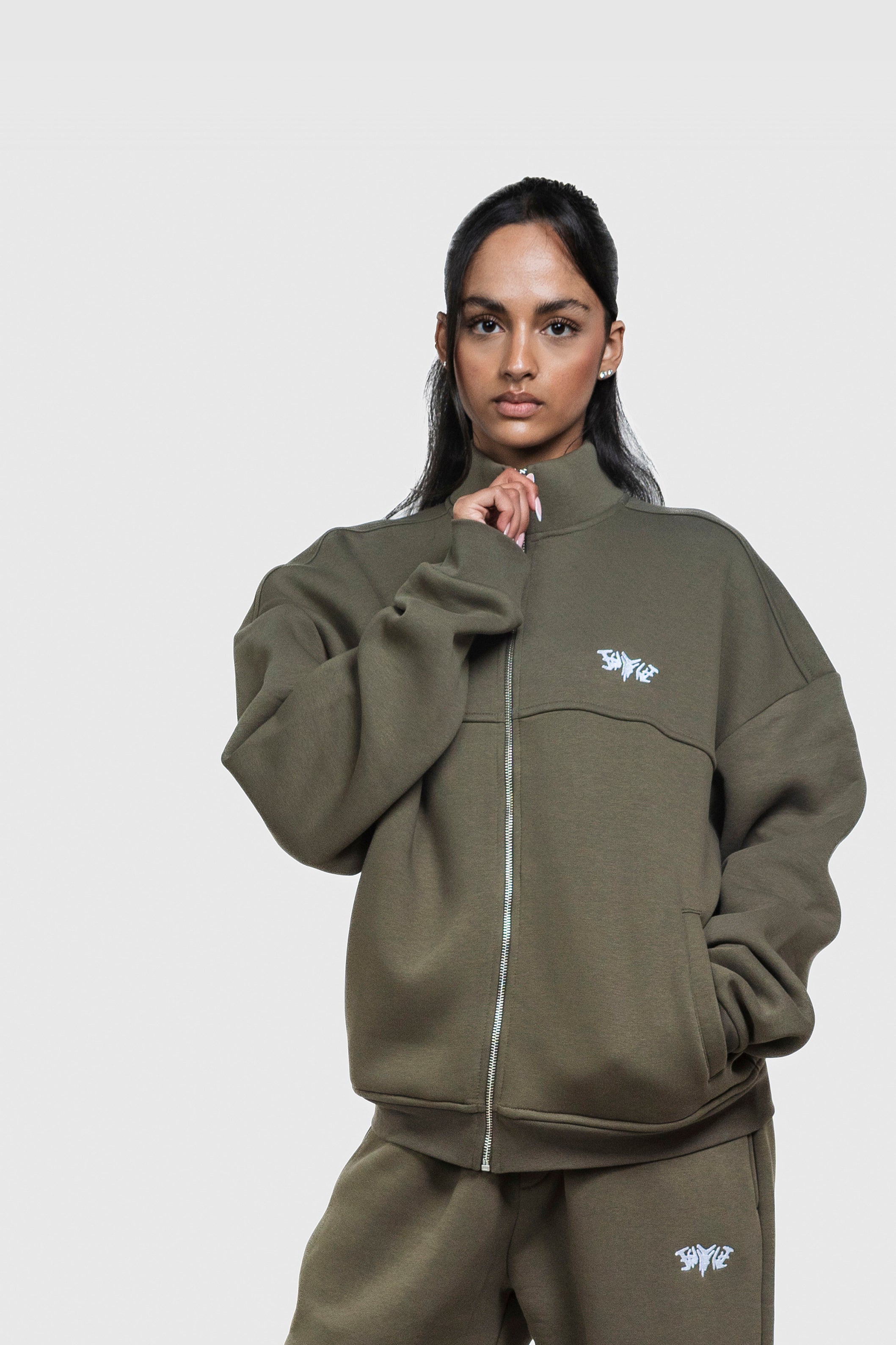 BASIC HIGH NECK ZIP OLIVE
