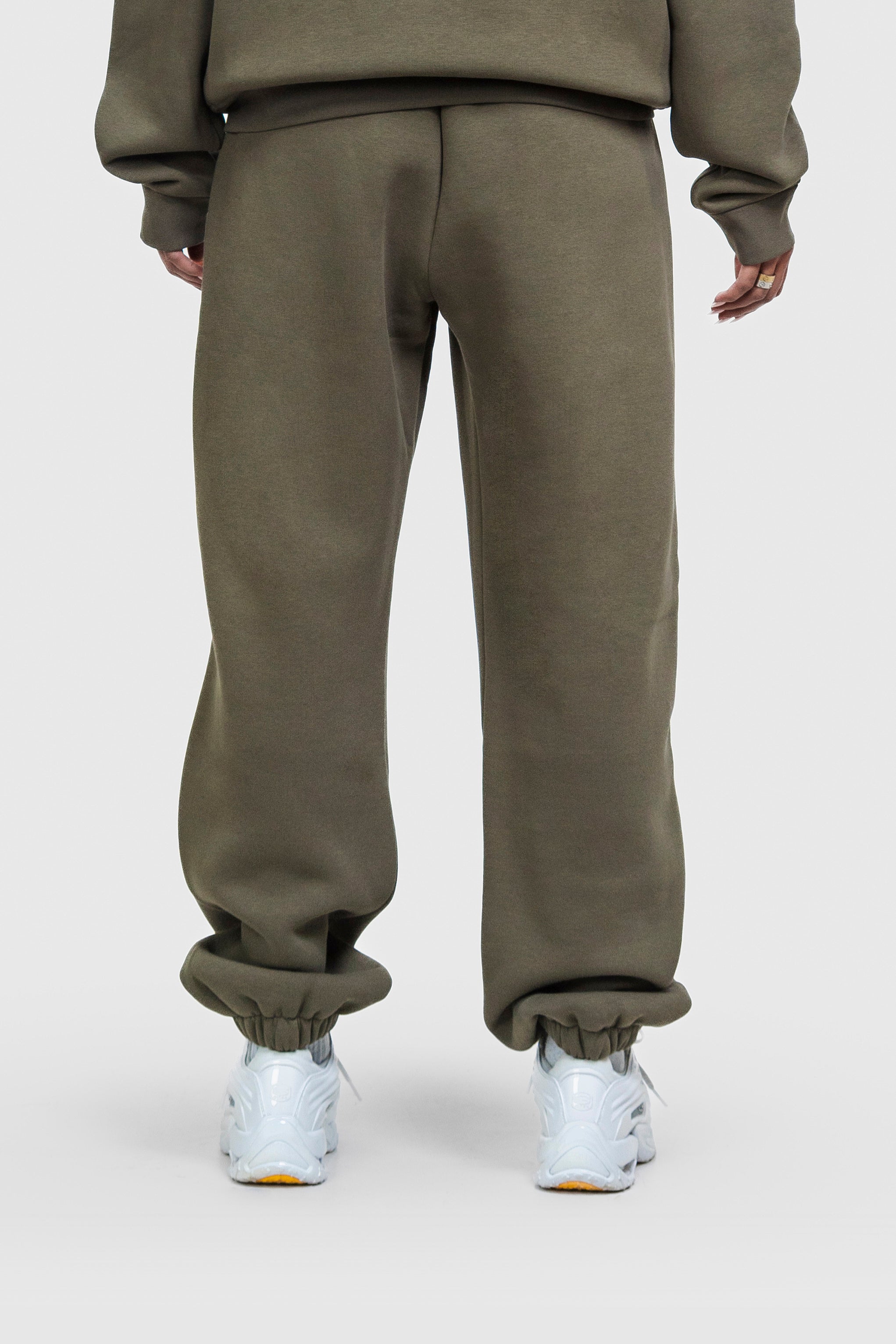 BASIC CUFFED JOGGER OLIVE
