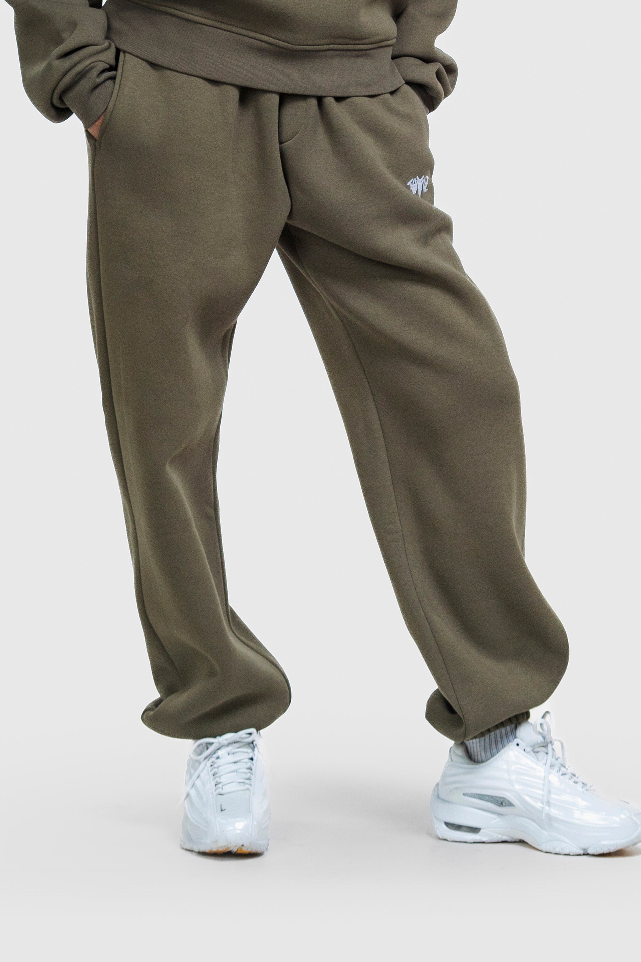 BASIC CUFFED JOGGER OLIVE