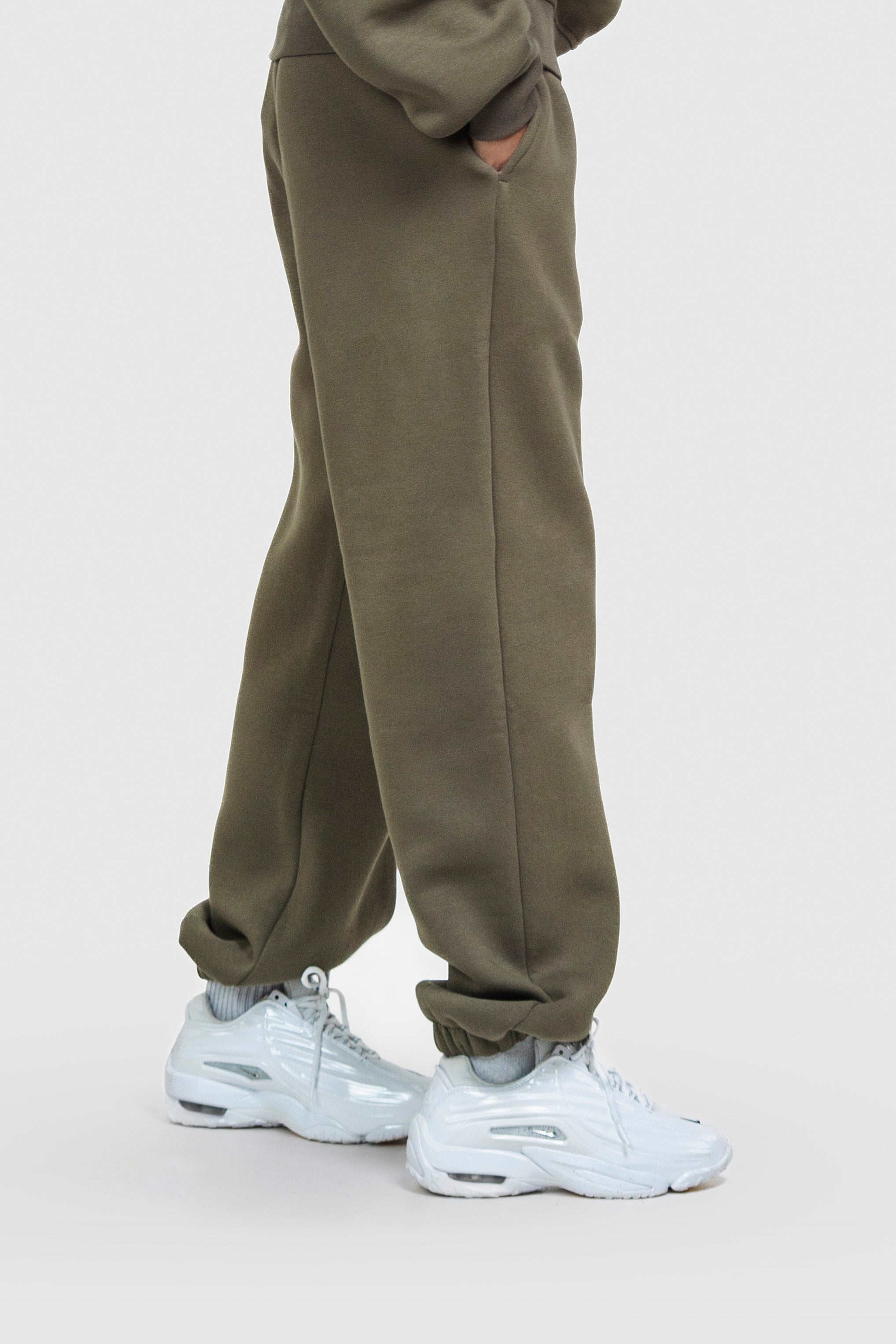 BASIC CUFFED JOGGER OLIVE