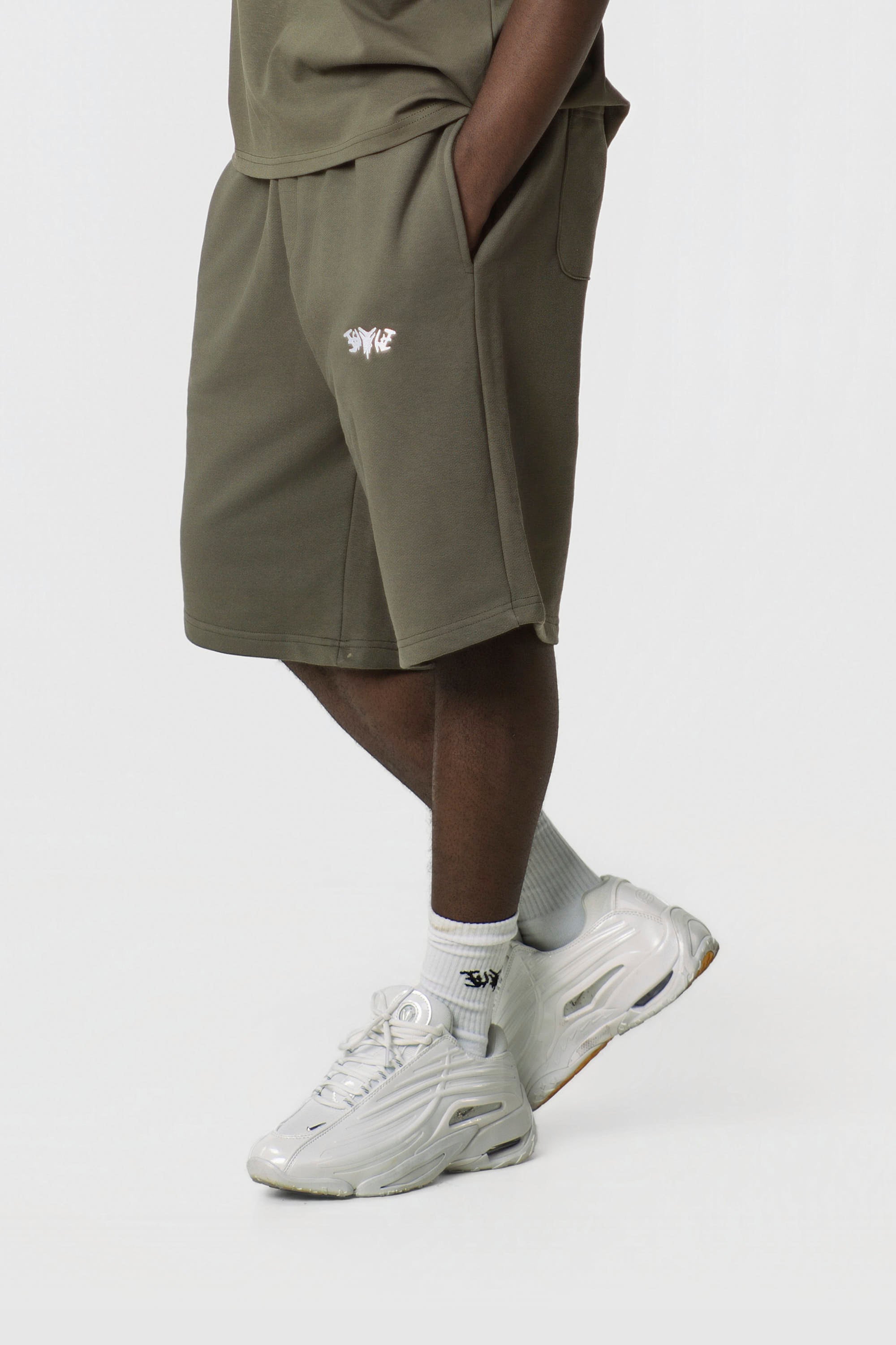 SHORTS OLIVE