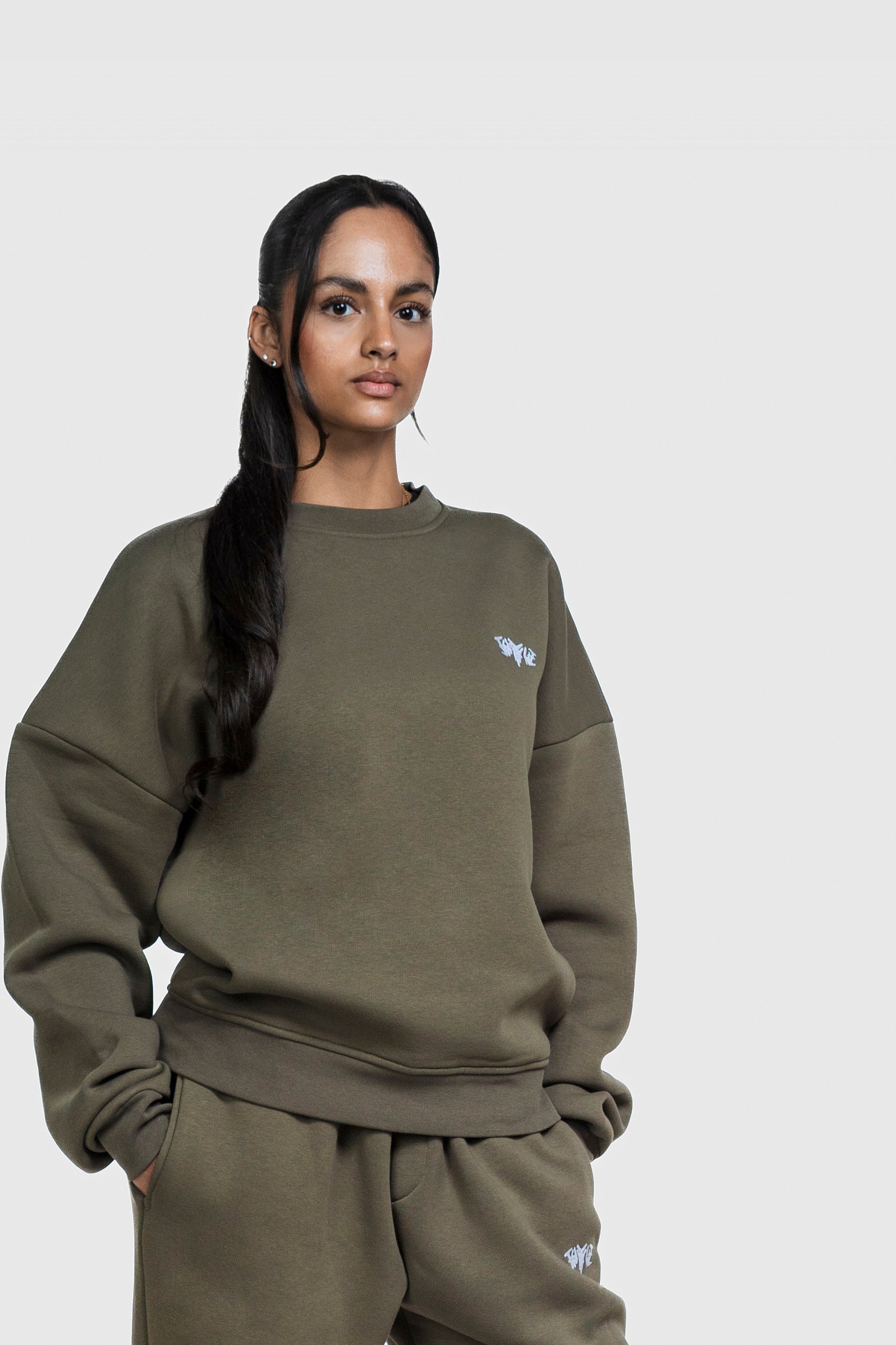 BASIC SWEATER OLIVE