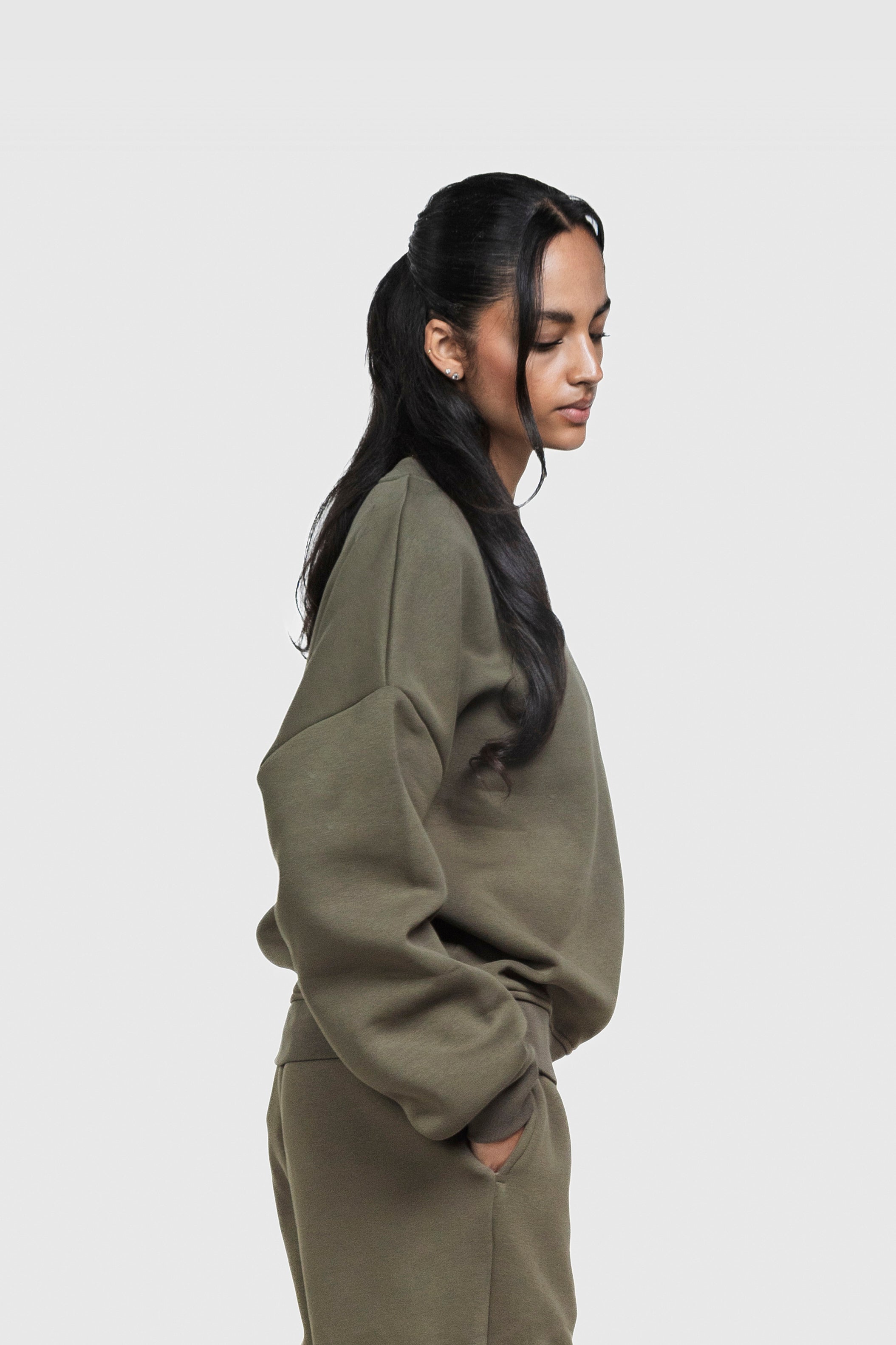 BASIC SWEATER OLIVE