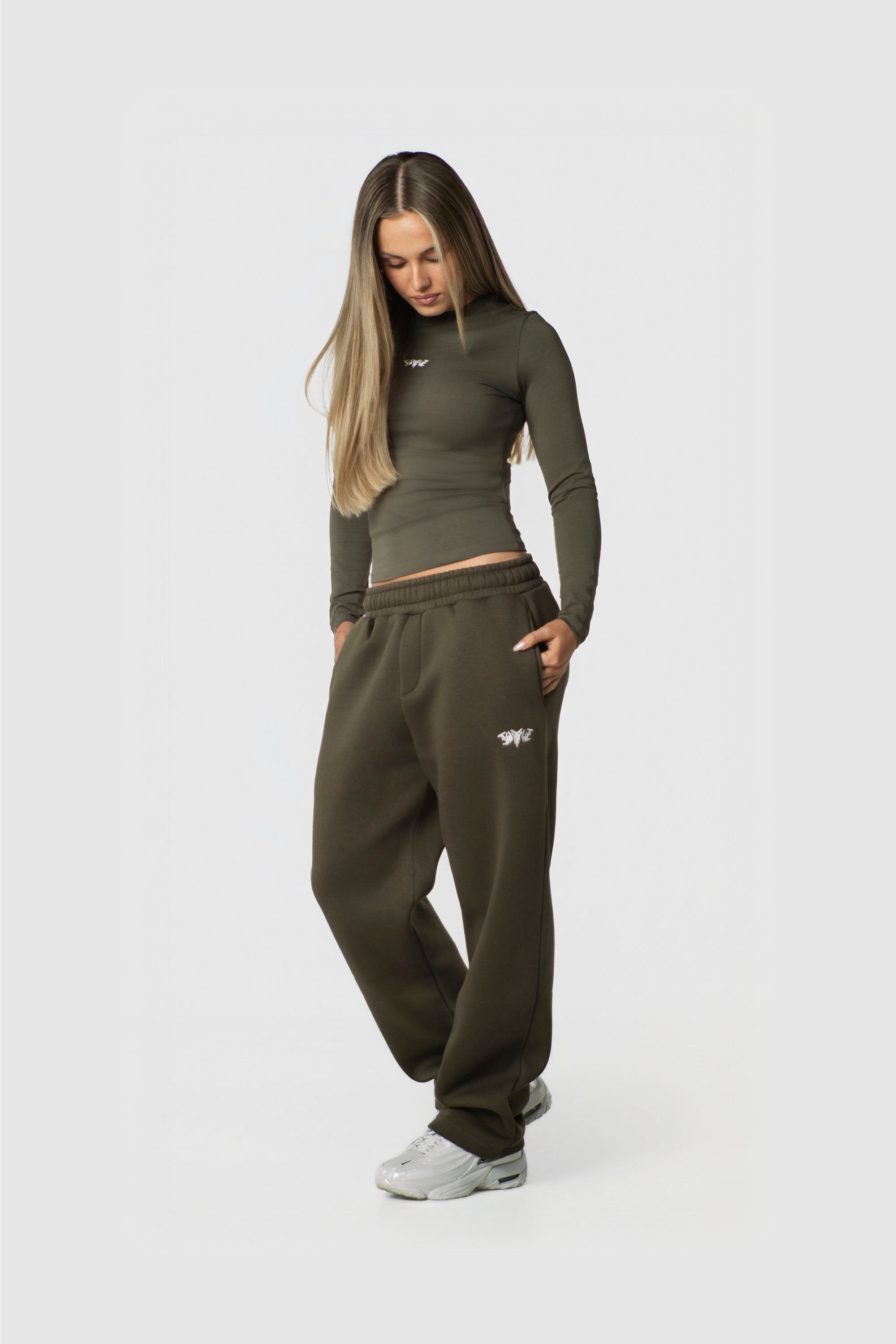 WOMEN LONGSLEEVE OLIVE
