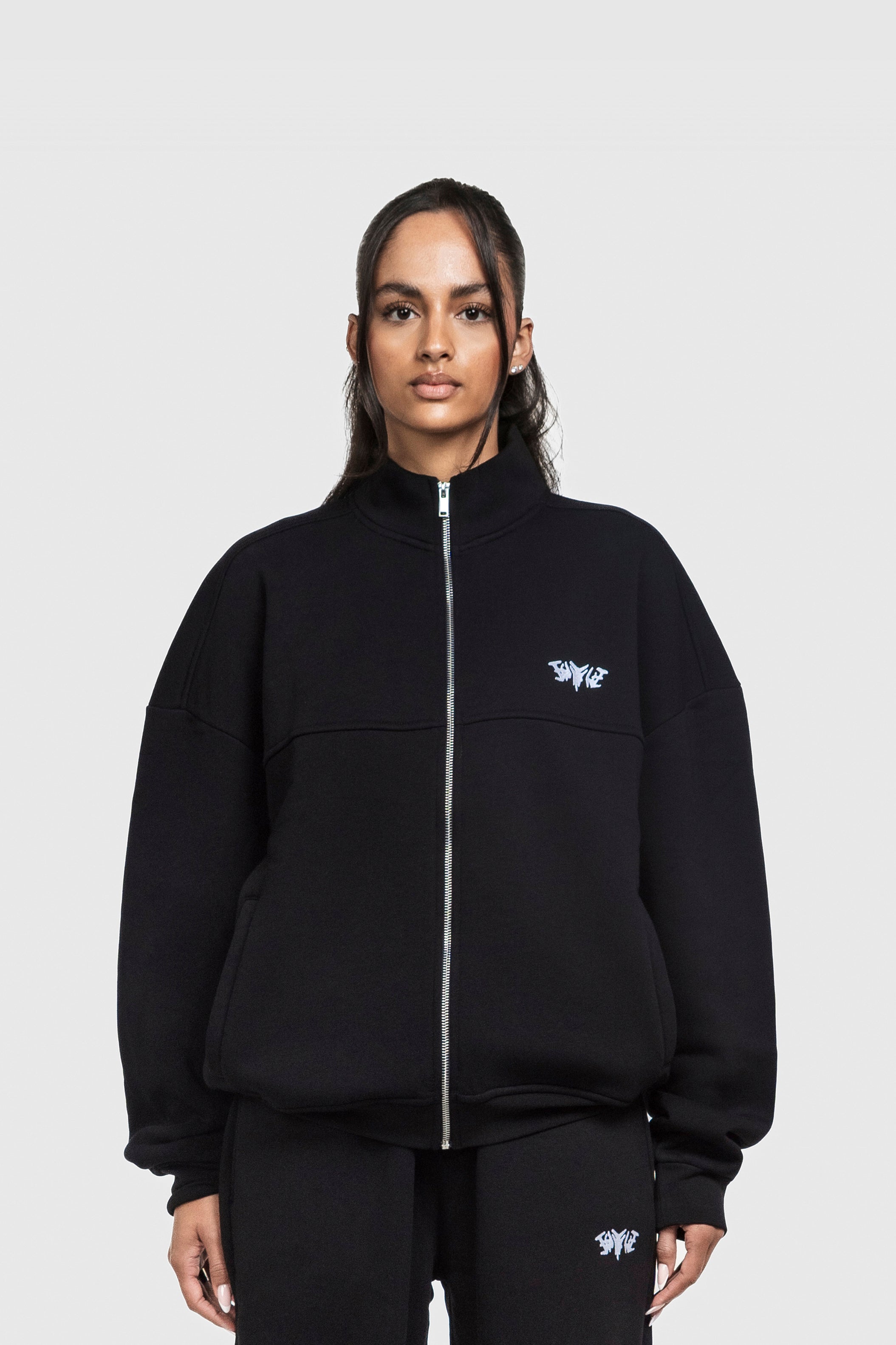 BASIC HIGH NECK ZIP BLACK