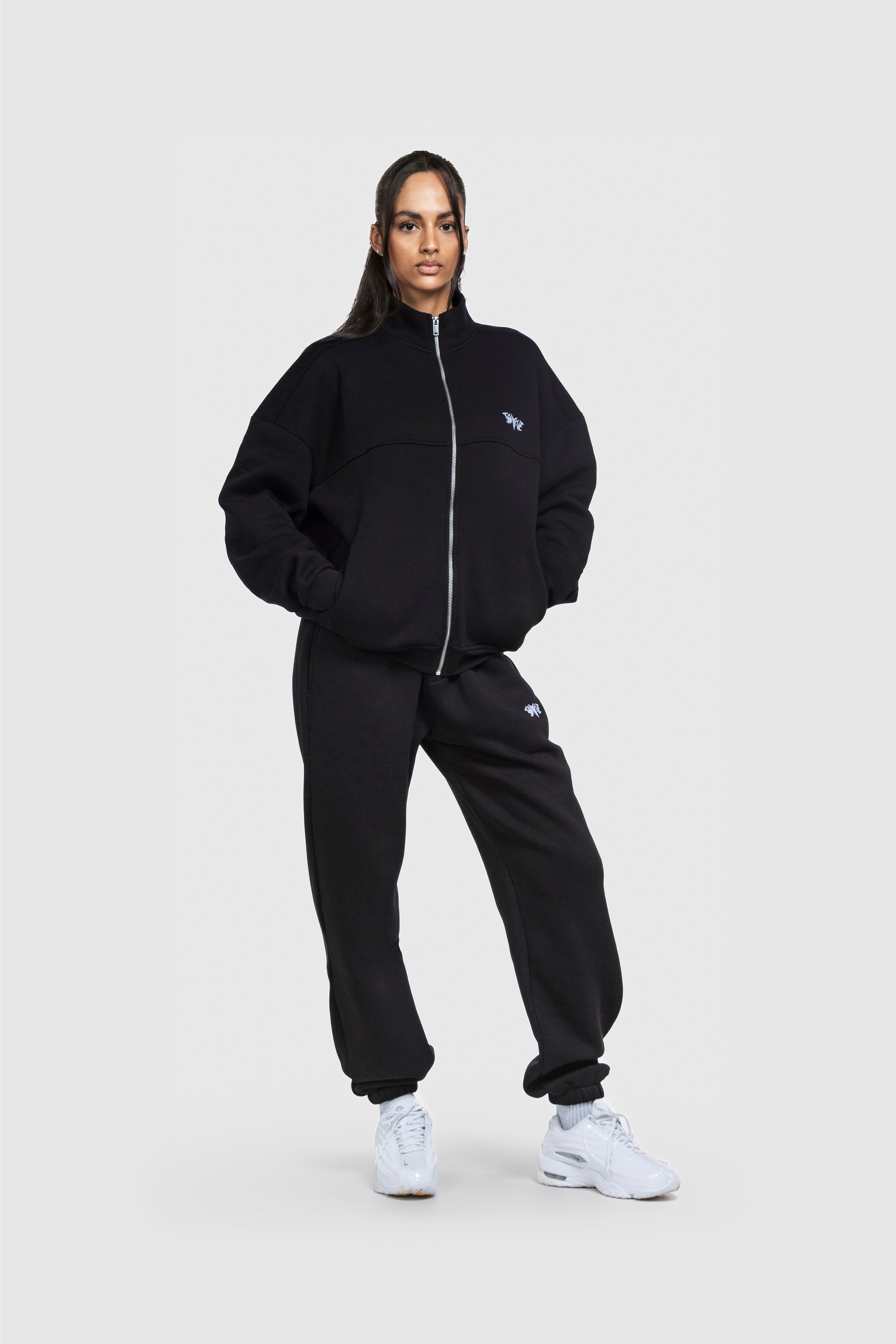 BASIC HIGH NECK ZIP BLACK