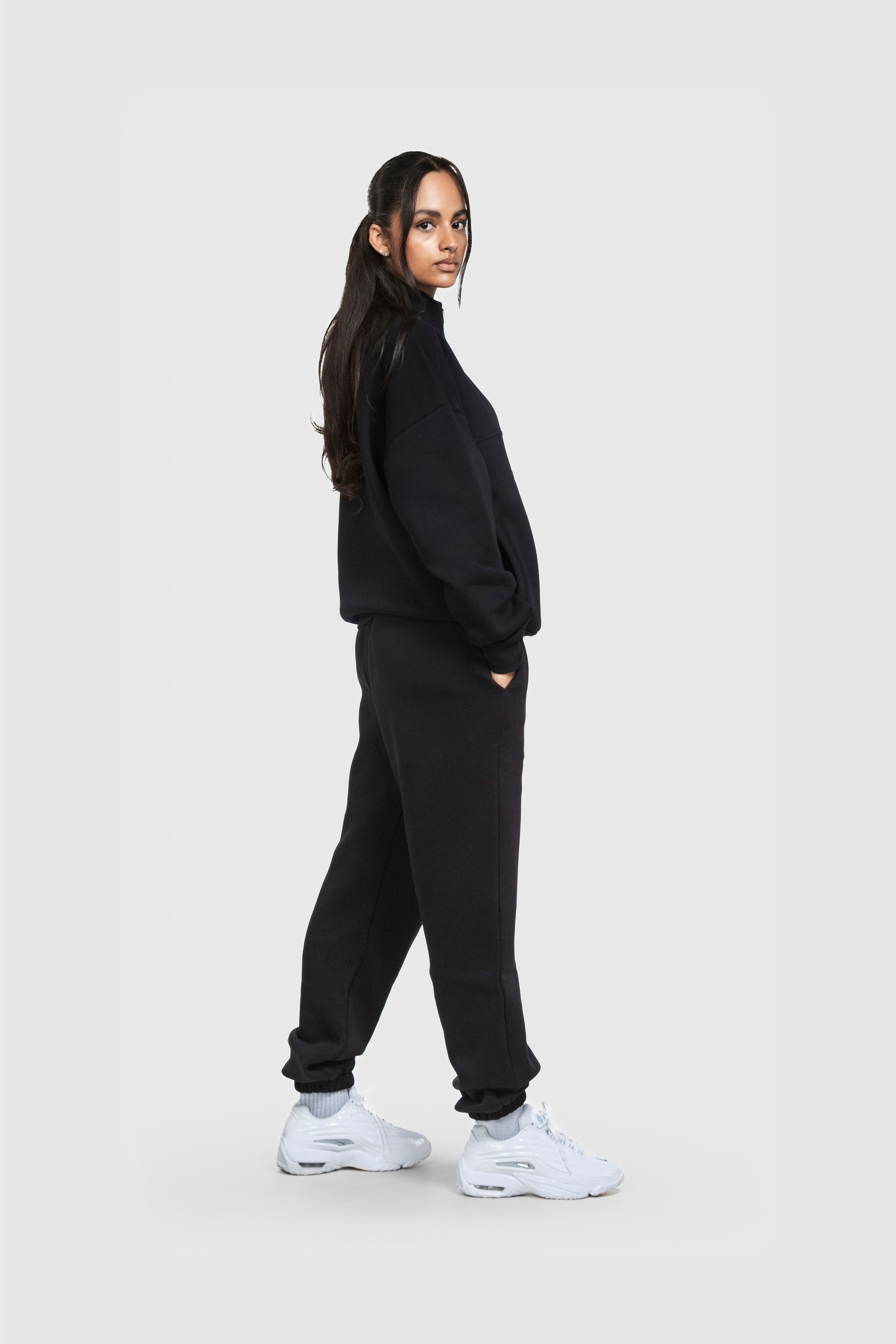 BASIC HIGH NECK ZIP BLACK