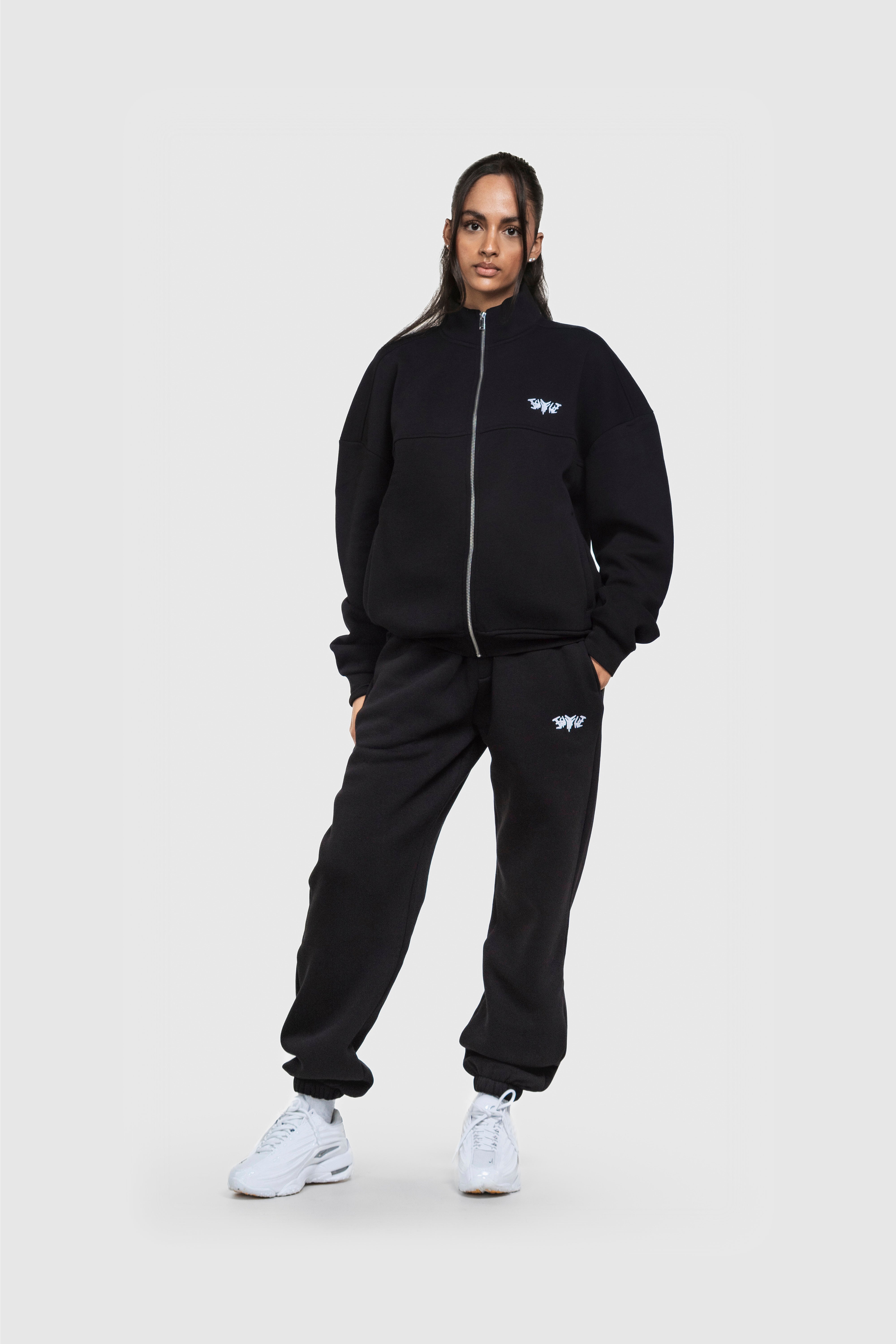 BASIC HIGH NECK ZIP BLACK
