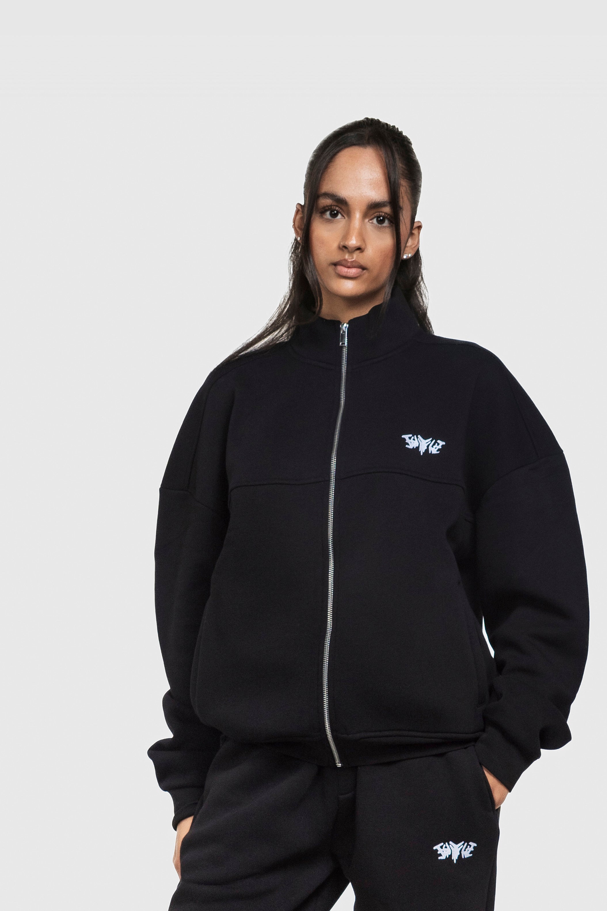 BASIC HIGH NECK ZIP BLACK