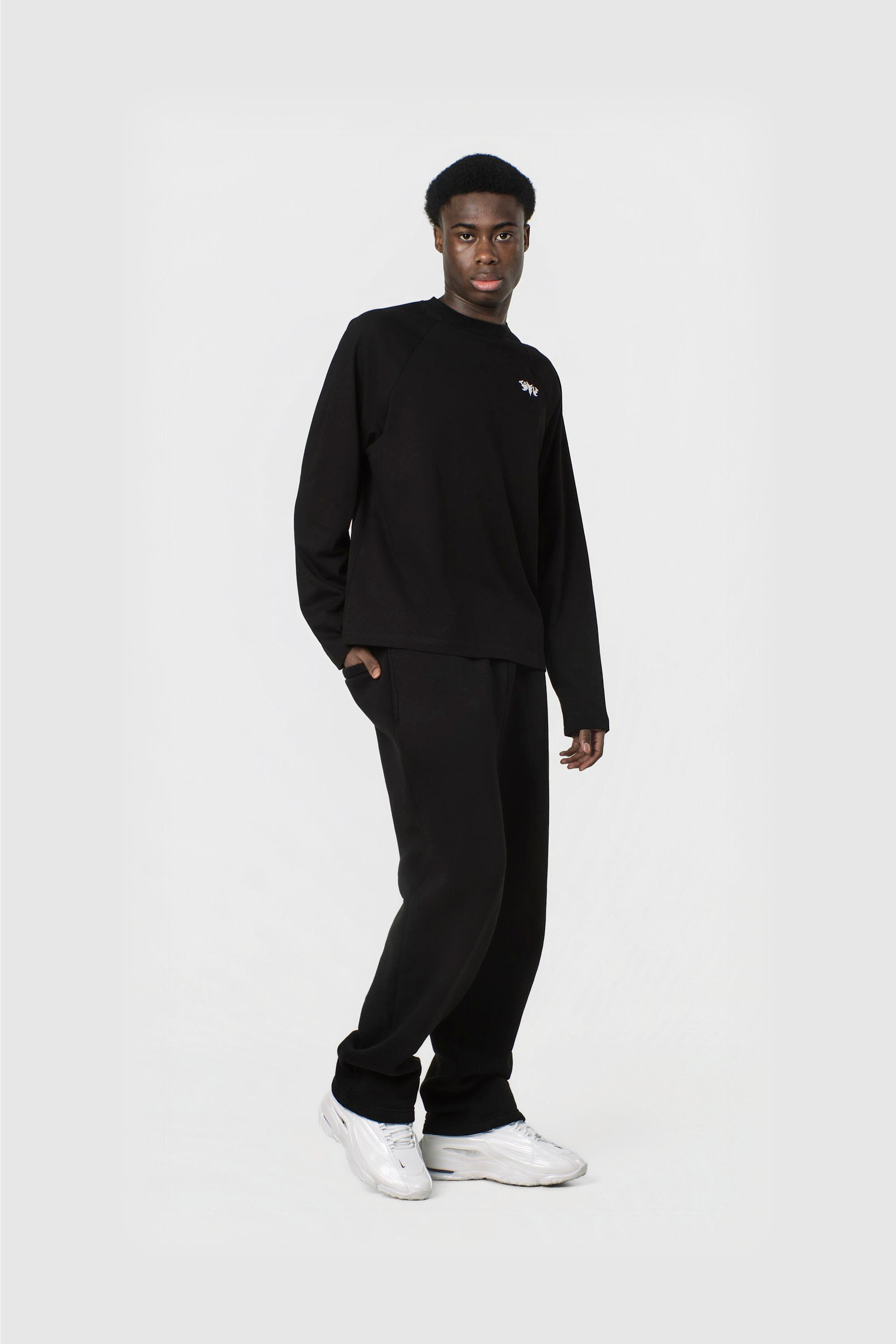 RAGLAN LONGSLEEVE BLACK