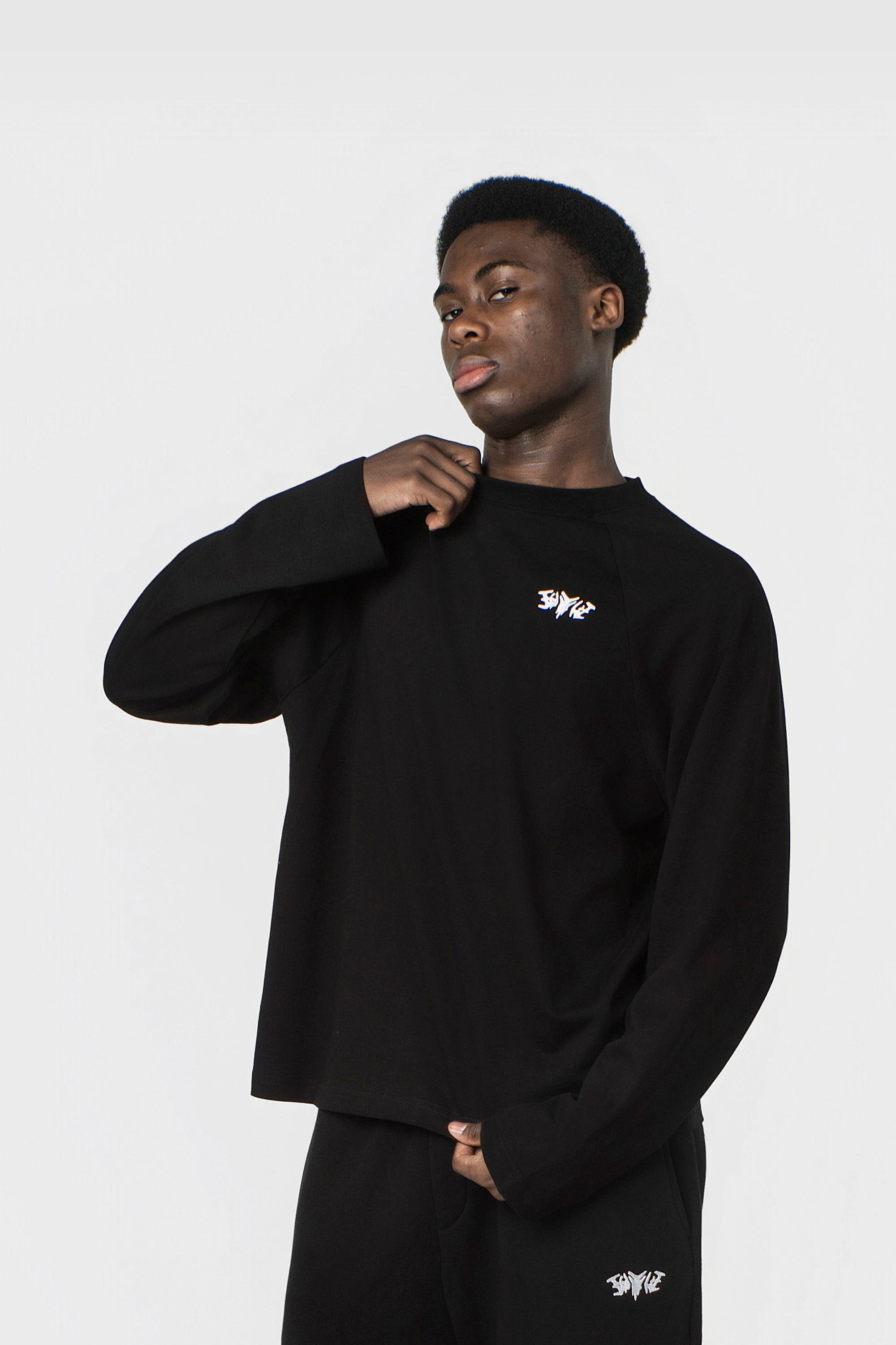 RAGLAN LONGSLEEVE BLACK
