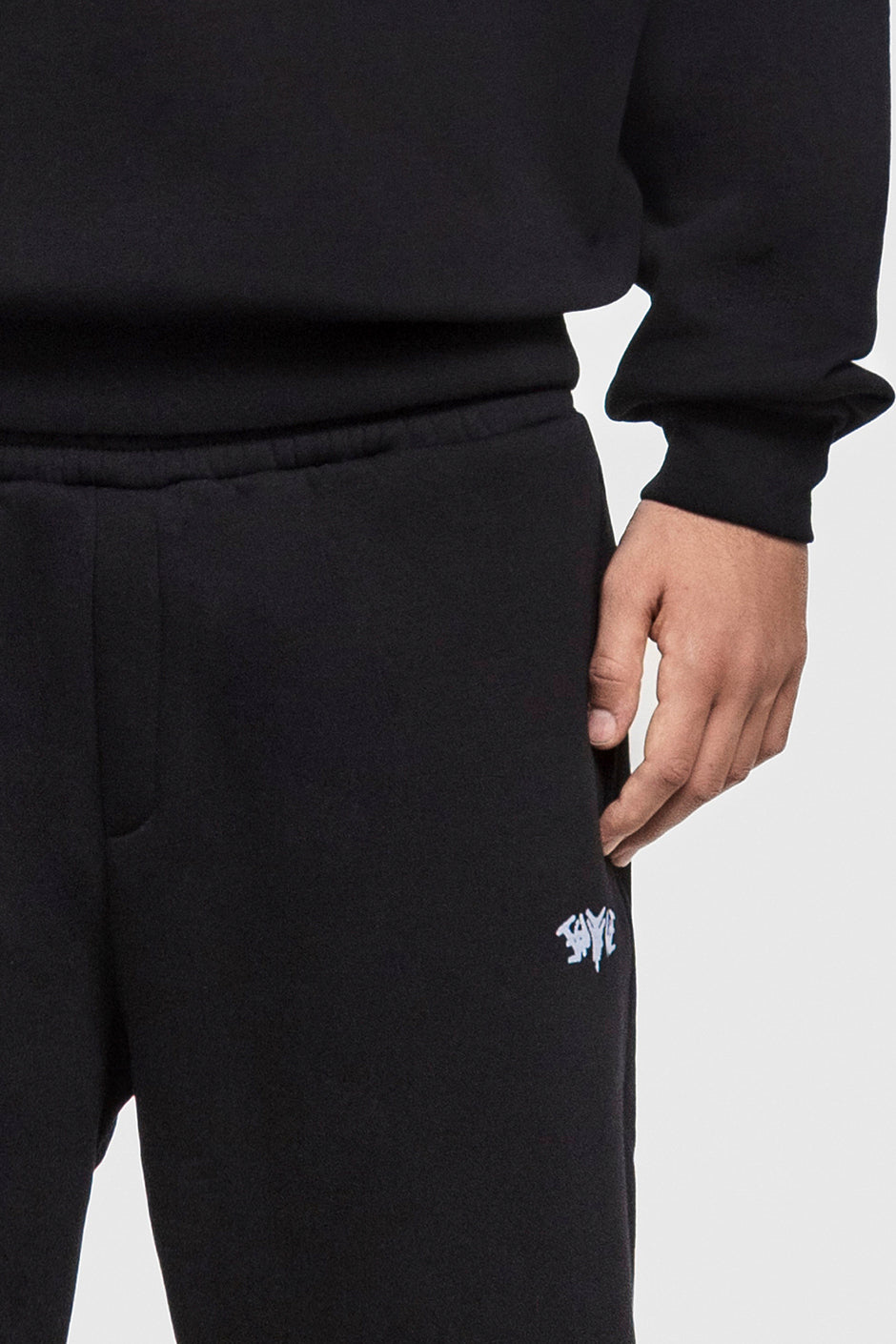 BASIC CUFFED JOGGER BLACK
