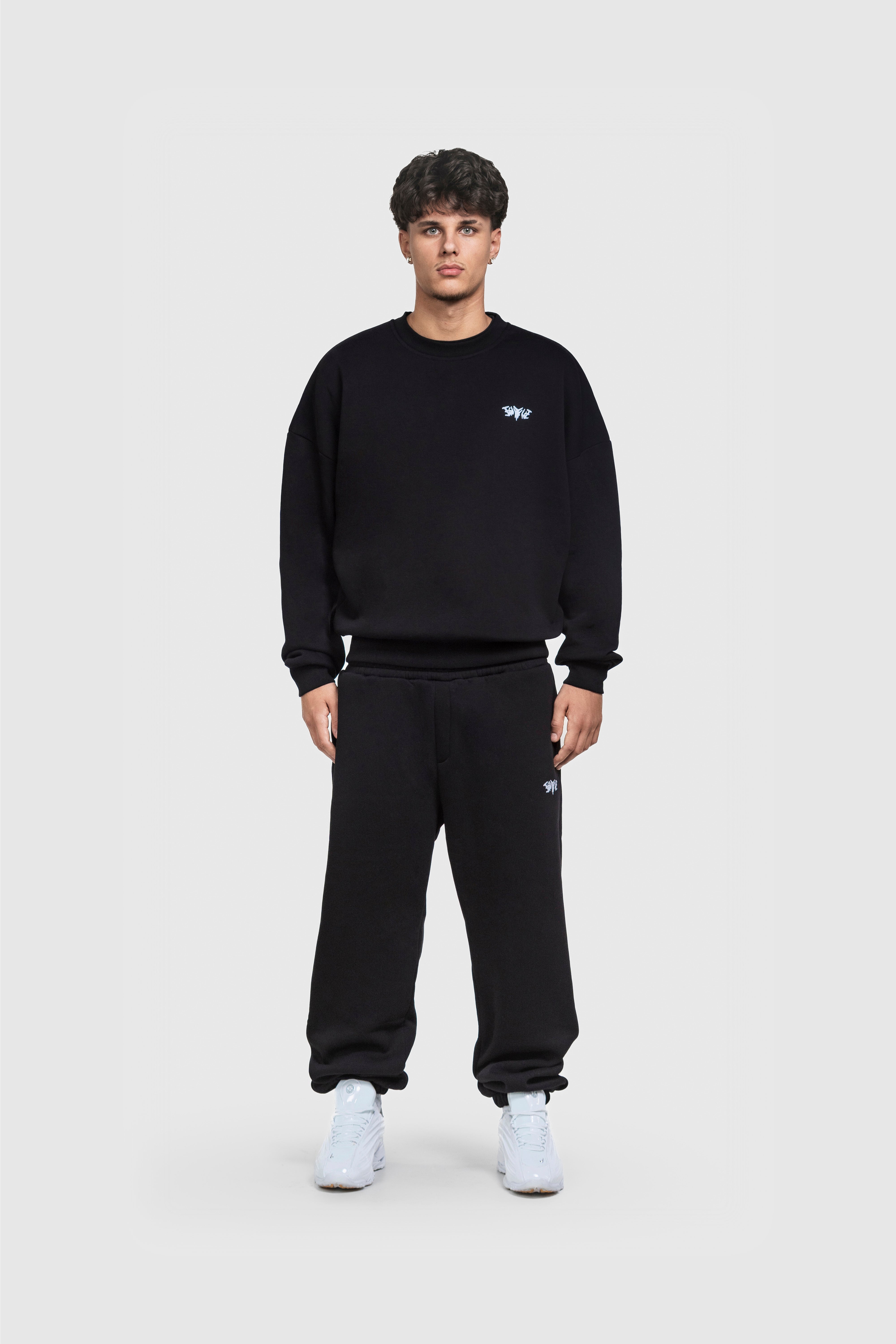 BASIC SWEATER BLACK