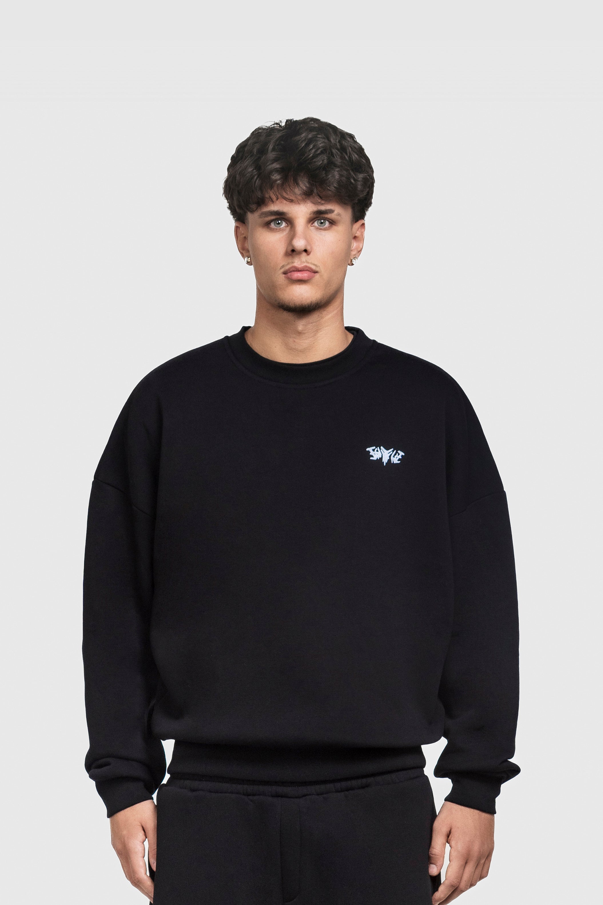 BASIC SWEATER BLACK