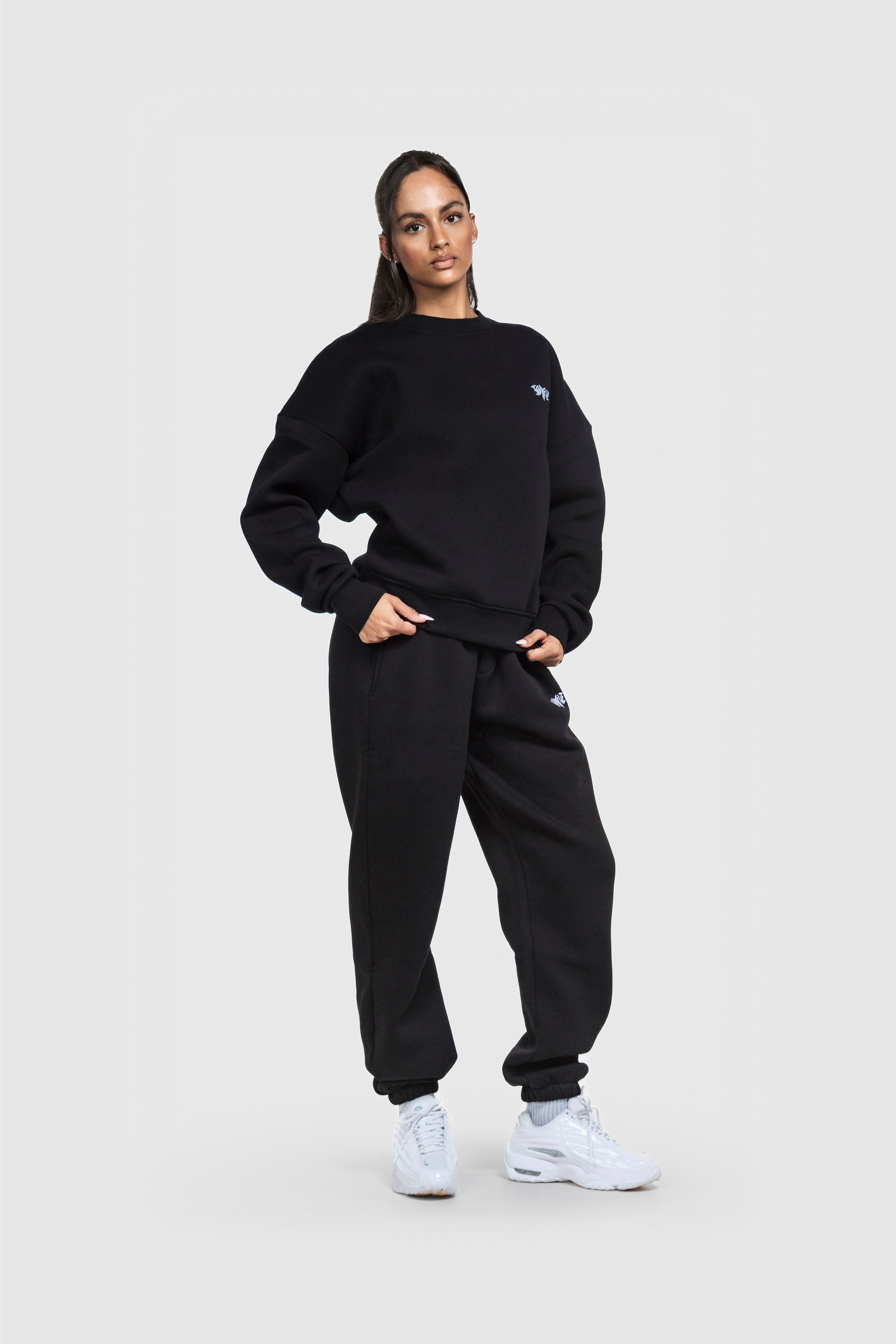 BASIC SWEATER BLACK