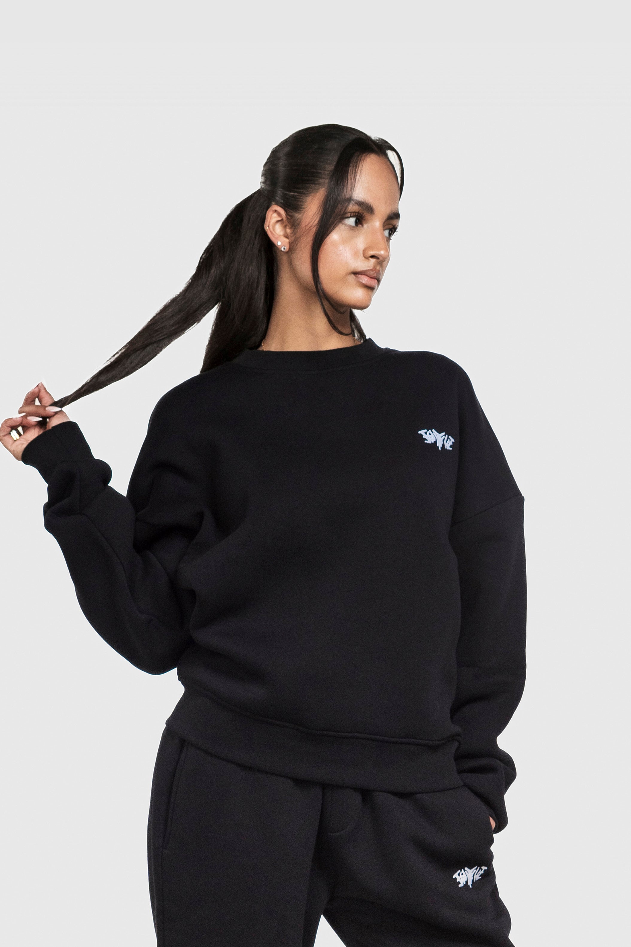 BASIC SWEATER BLACK