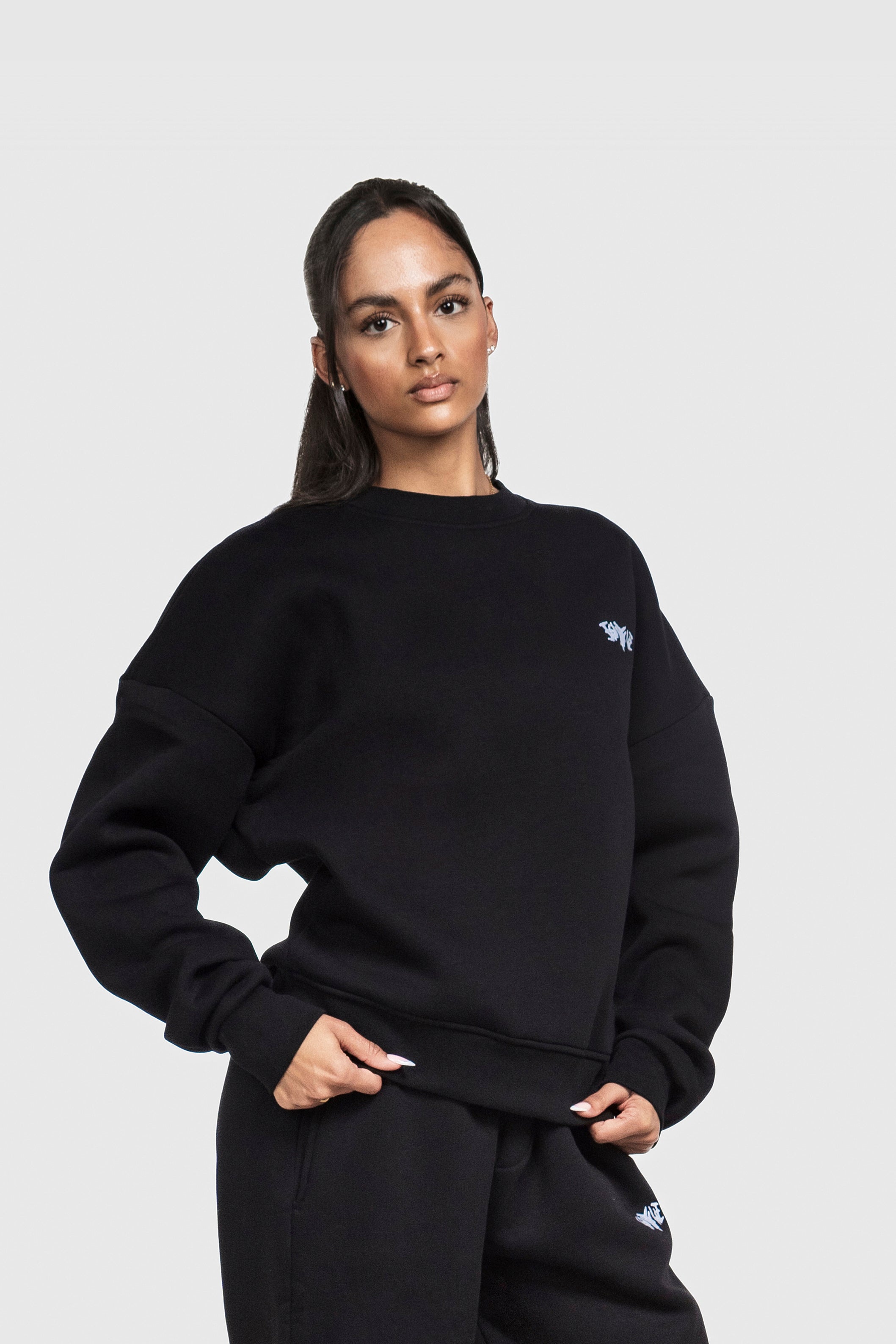 BASIC SWEATER BLACK