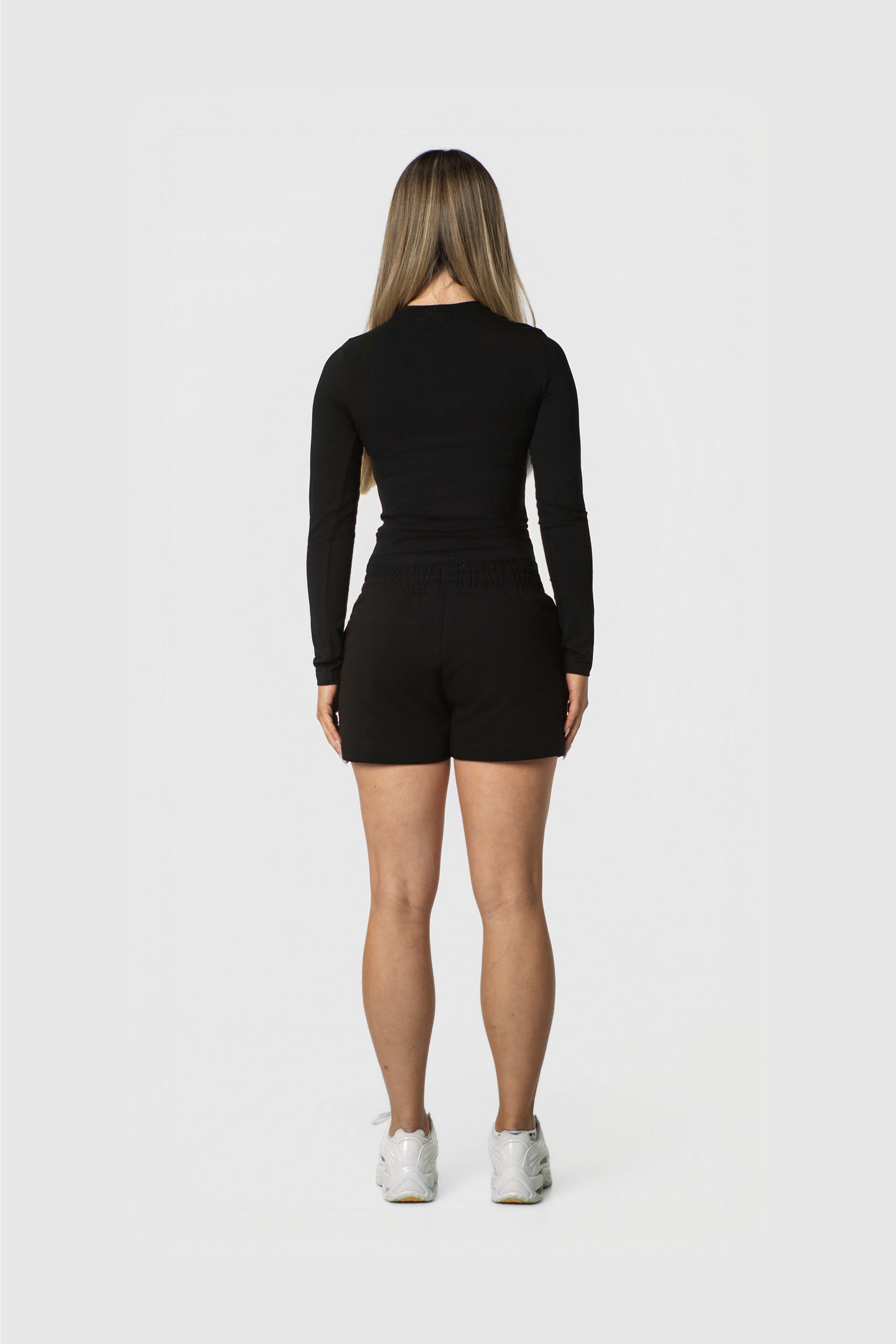 WOMEN LONGSLEEVE BLACK