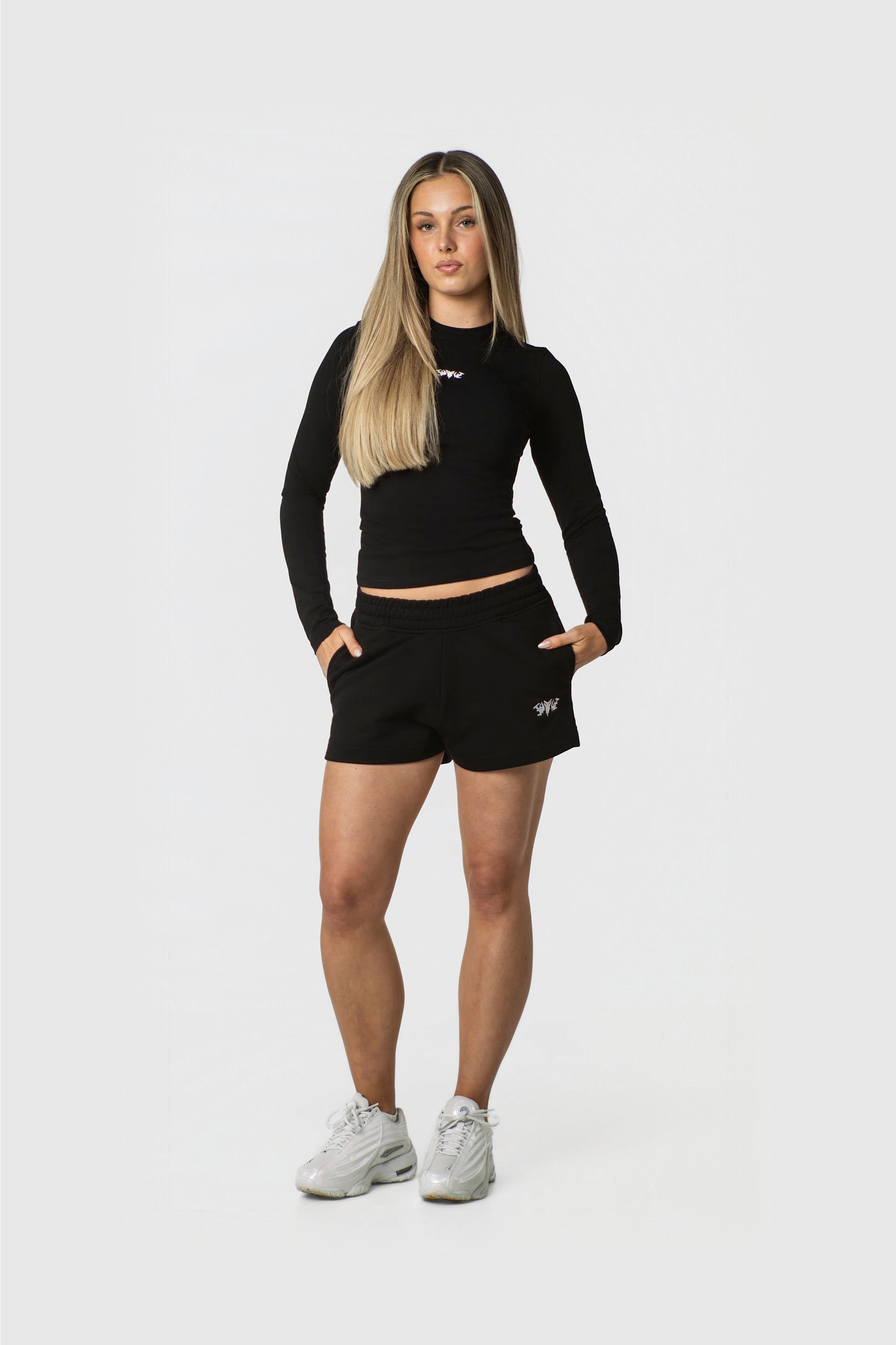 WOMEN LONGSLEEVE BLACK