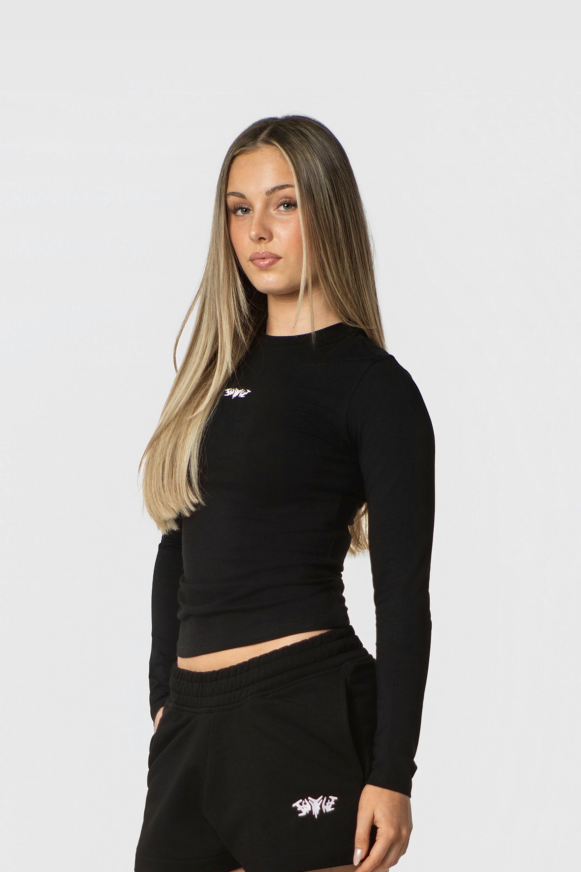WOMEN LONGSLEEVE BLACK