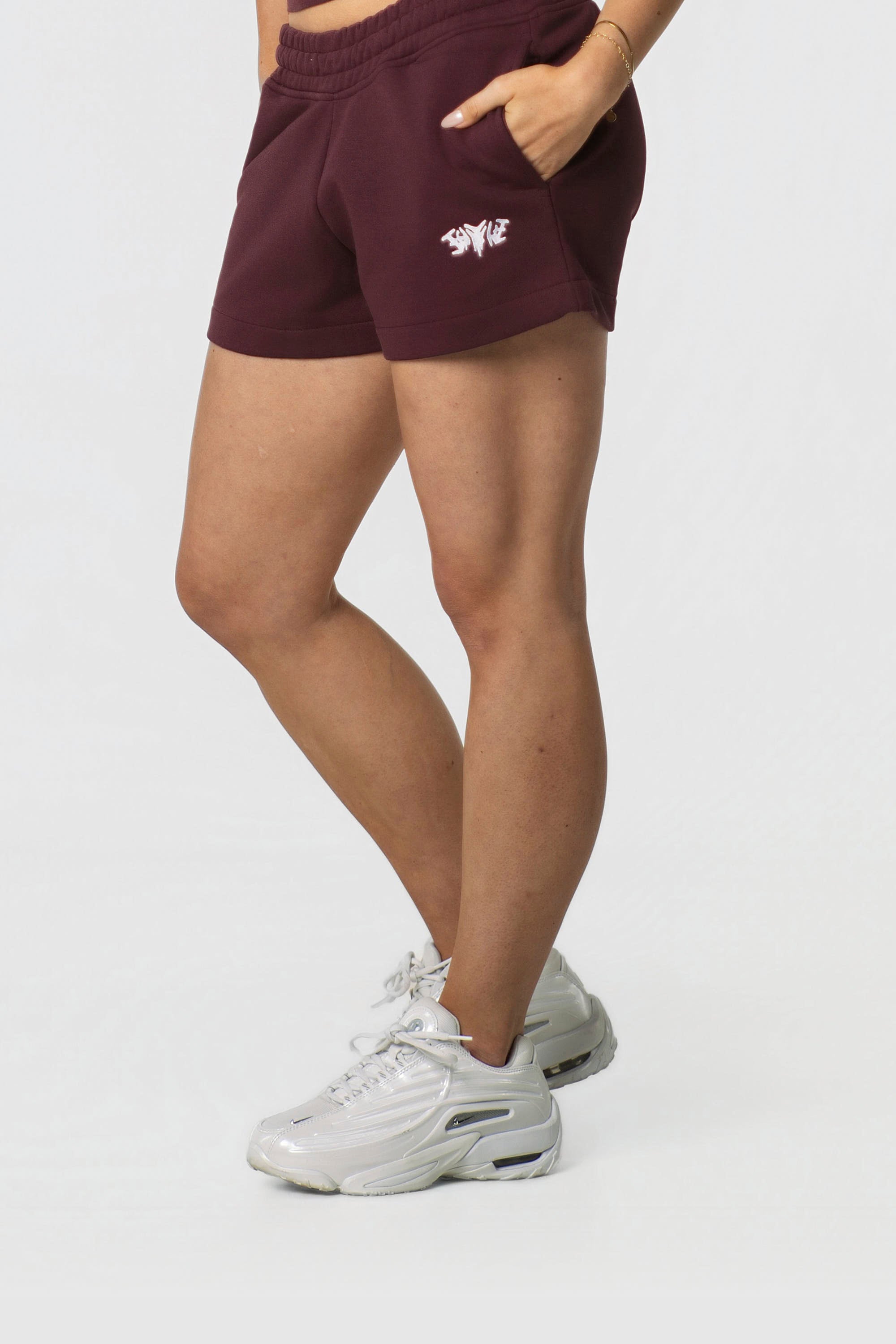 WOMEN SHORTS REDWINE