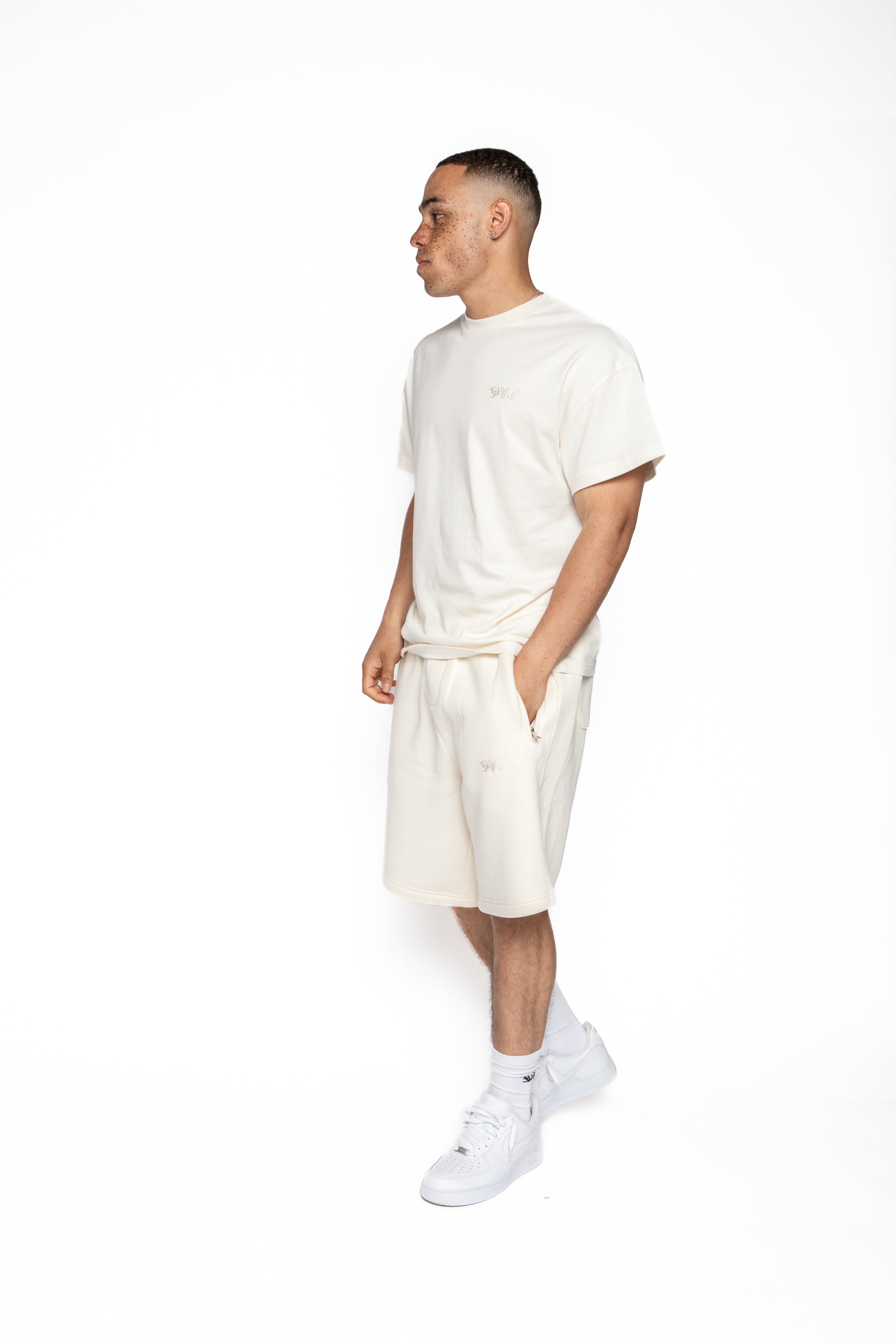 BASIC SHORTS CREME