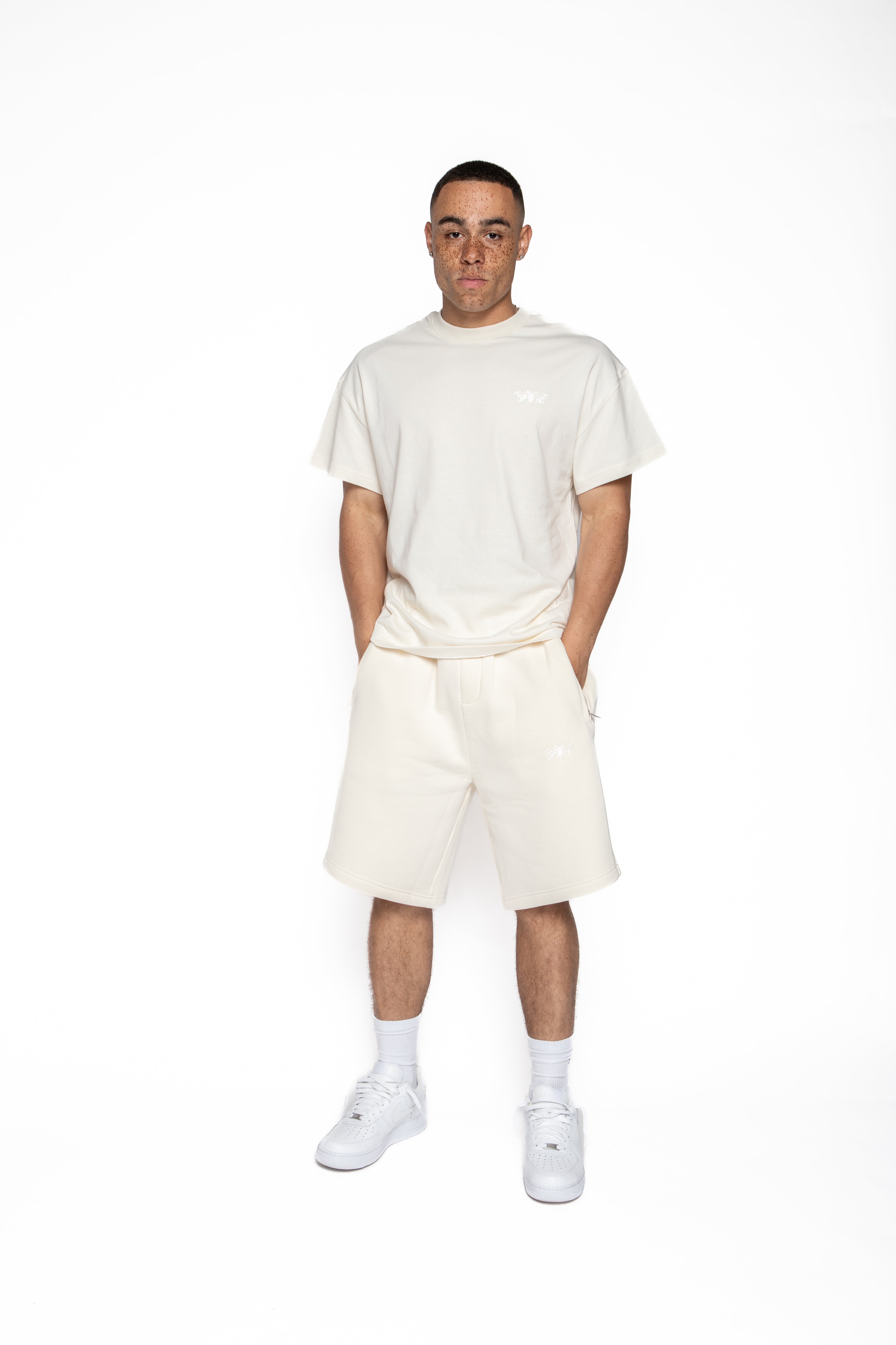 BASIC SHORTS CREME