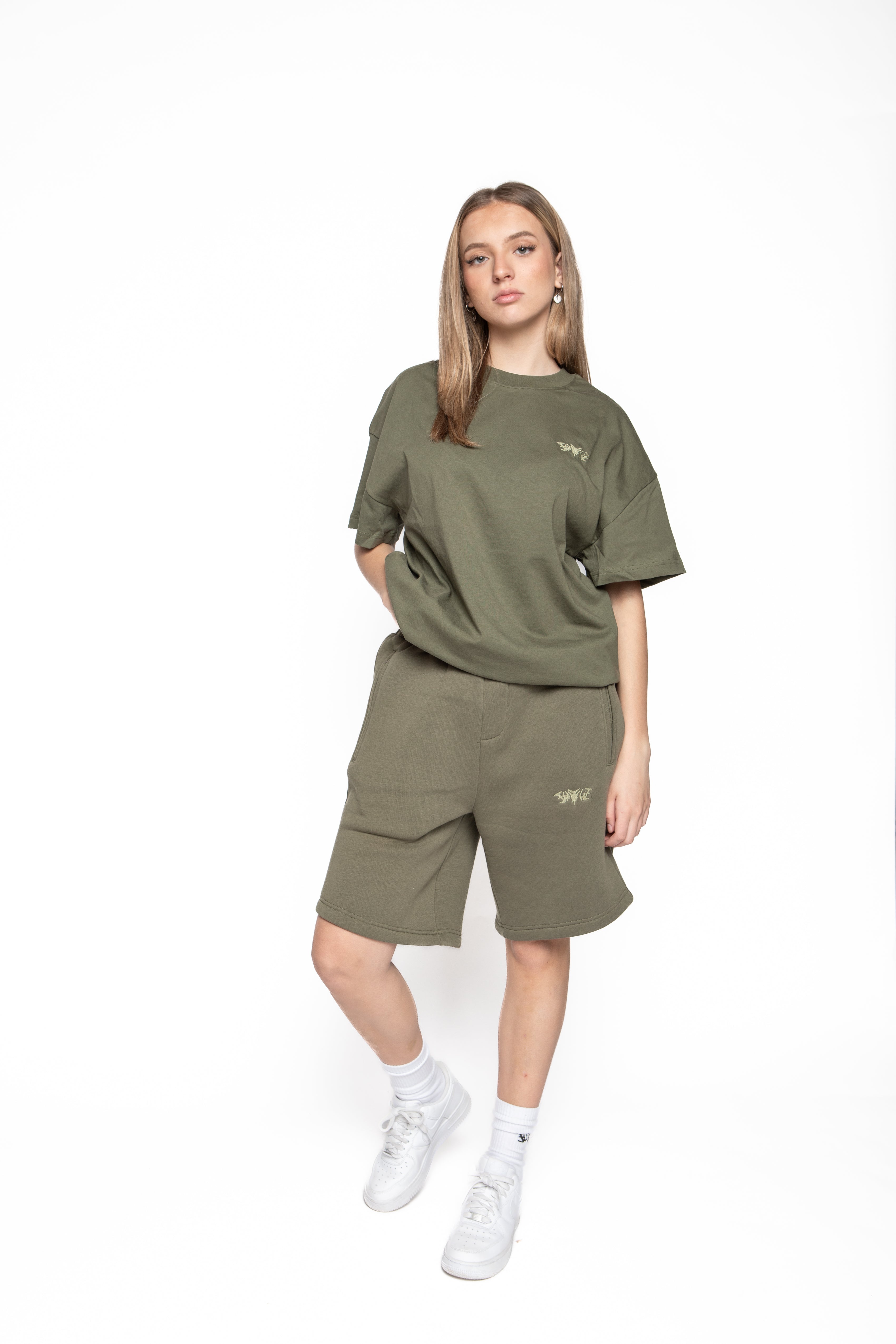 BASIC SHORTS OLIVE