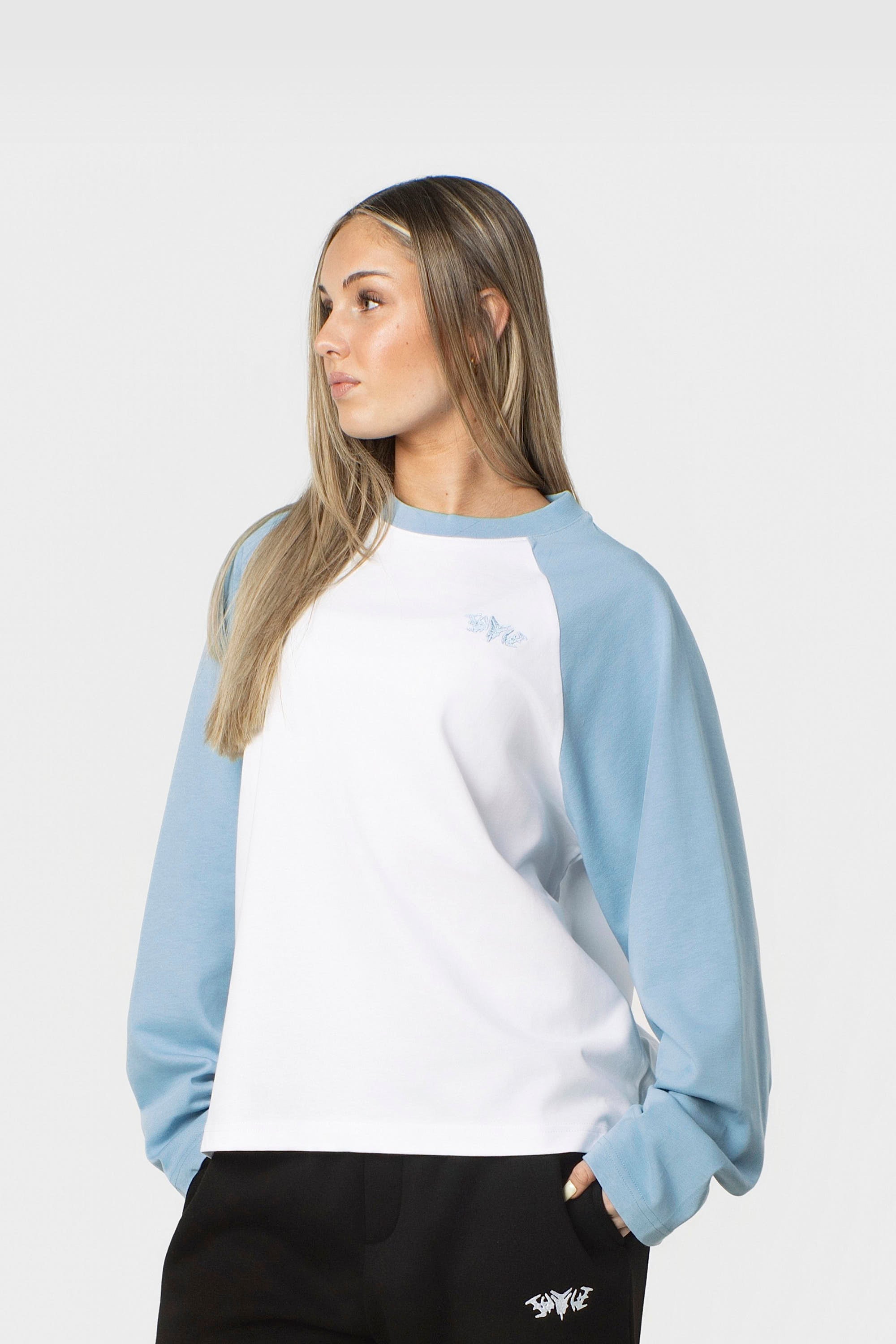 RAGLAN LONGSLEEVE BABYBLUE