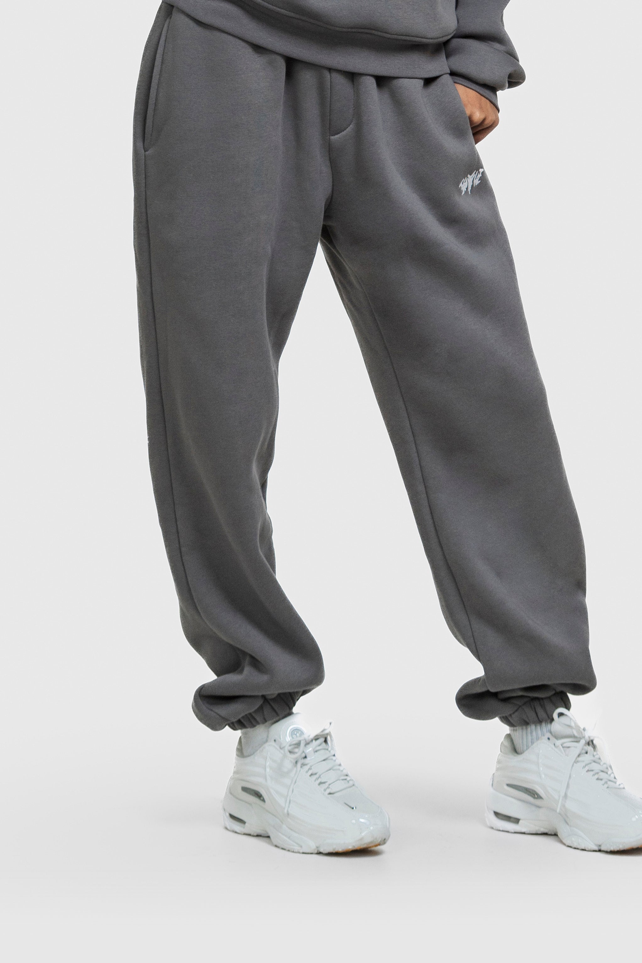 BASIC CUFFED JOGGER ANTHRAZIT