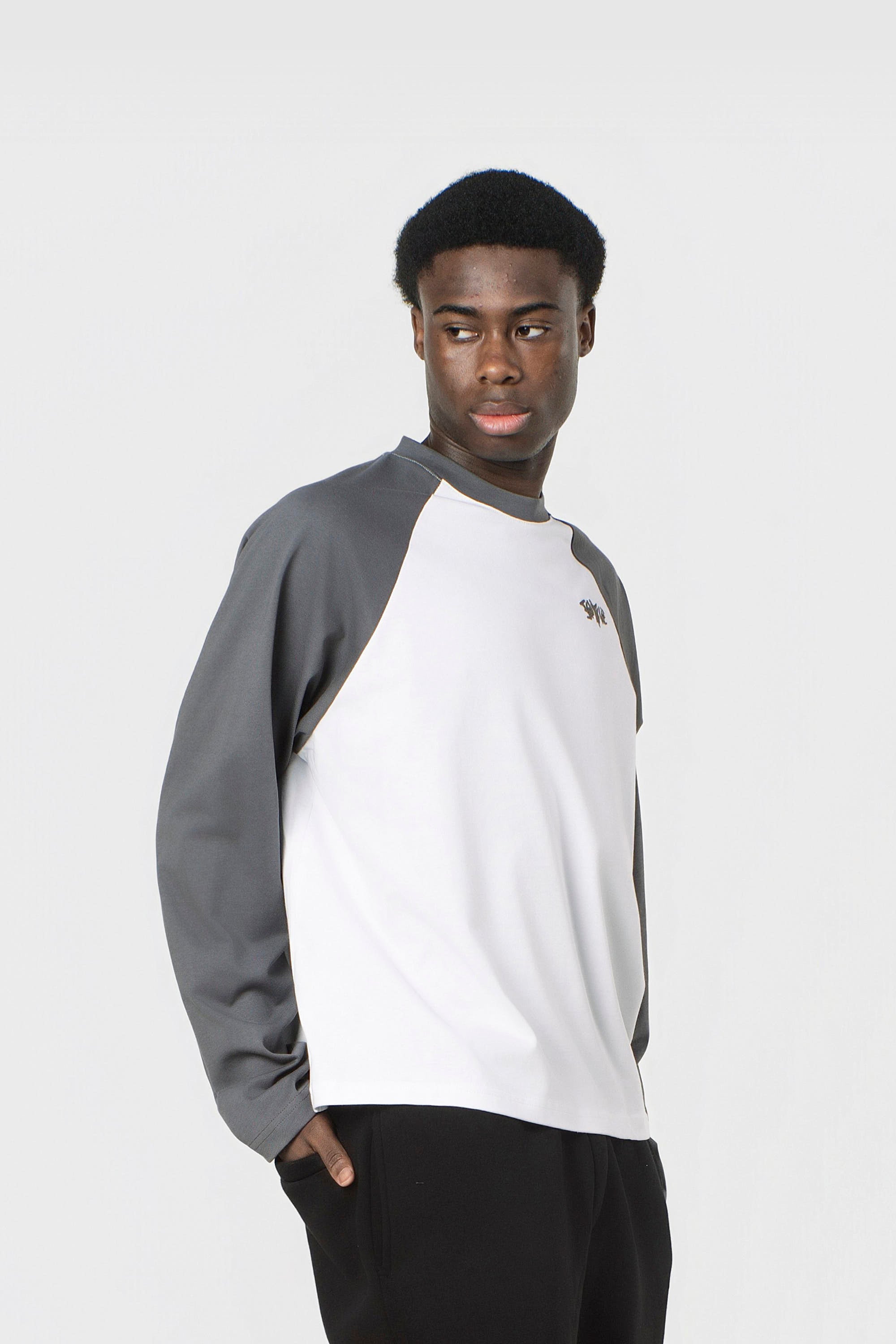 RAGLAN LONGSLEEVE ANTHRAZIT