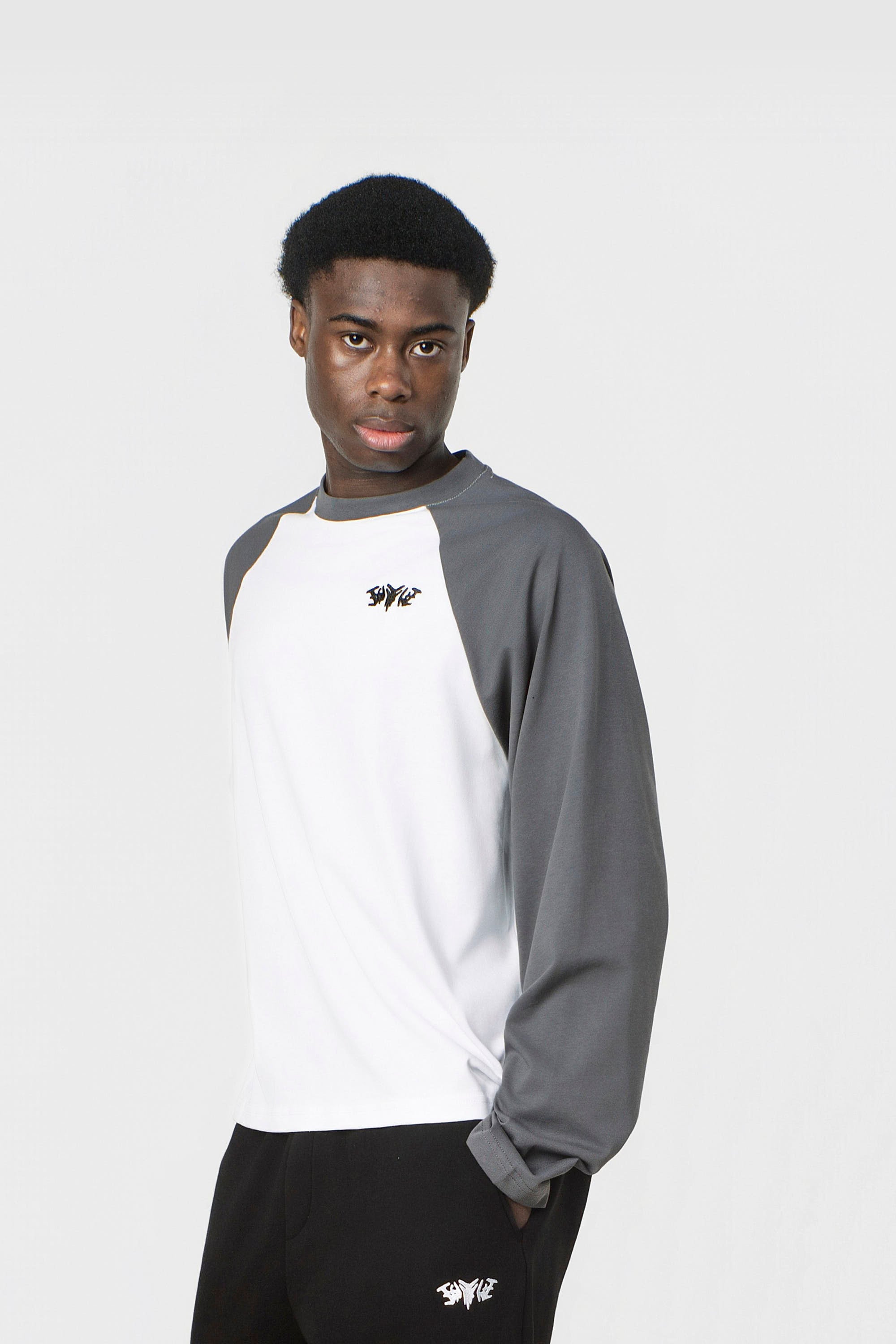 RAGLAN LONGSLEEVE ANTHRAZIT