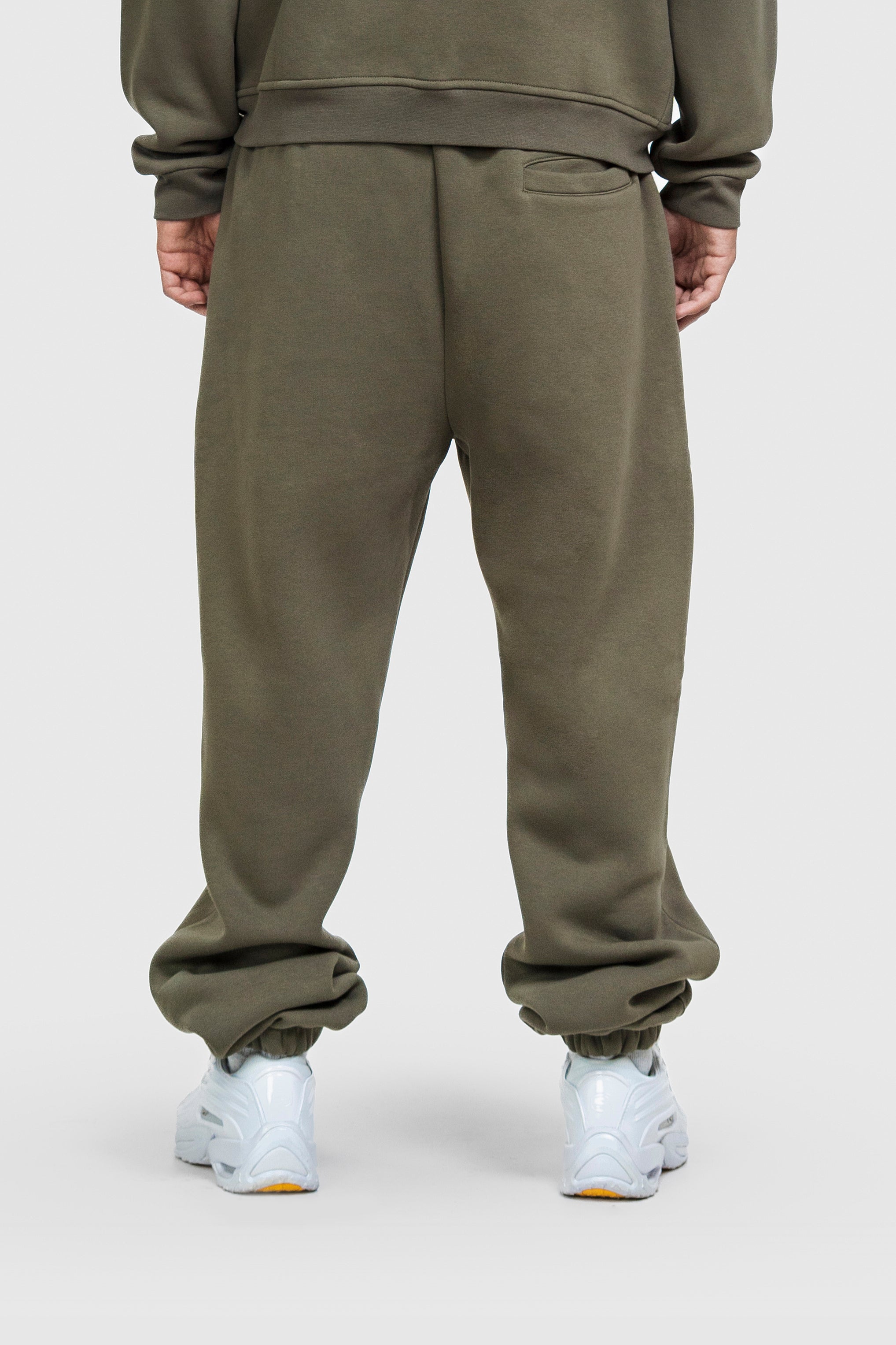 BASIC CUFFED JOGGER OLIVE