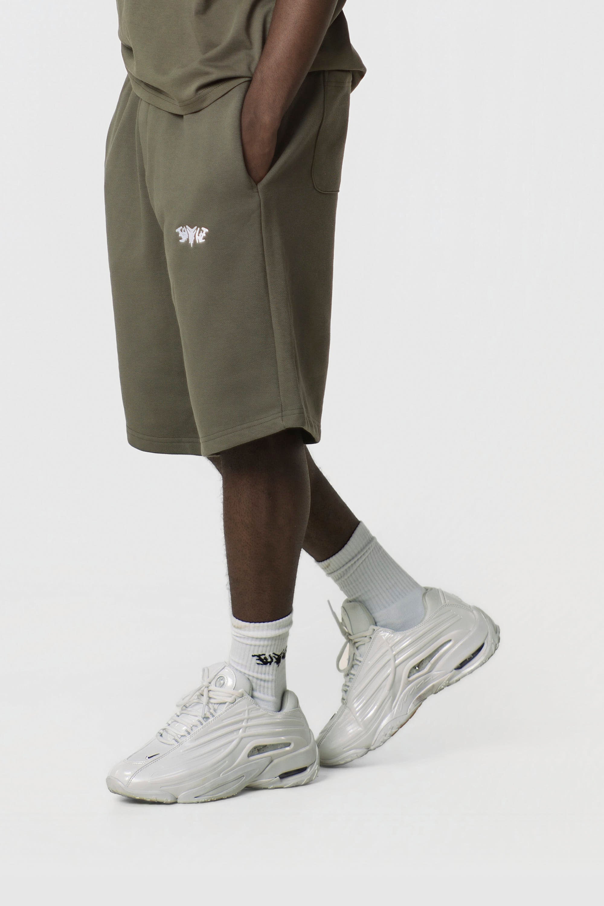 SHORTS OLIVE