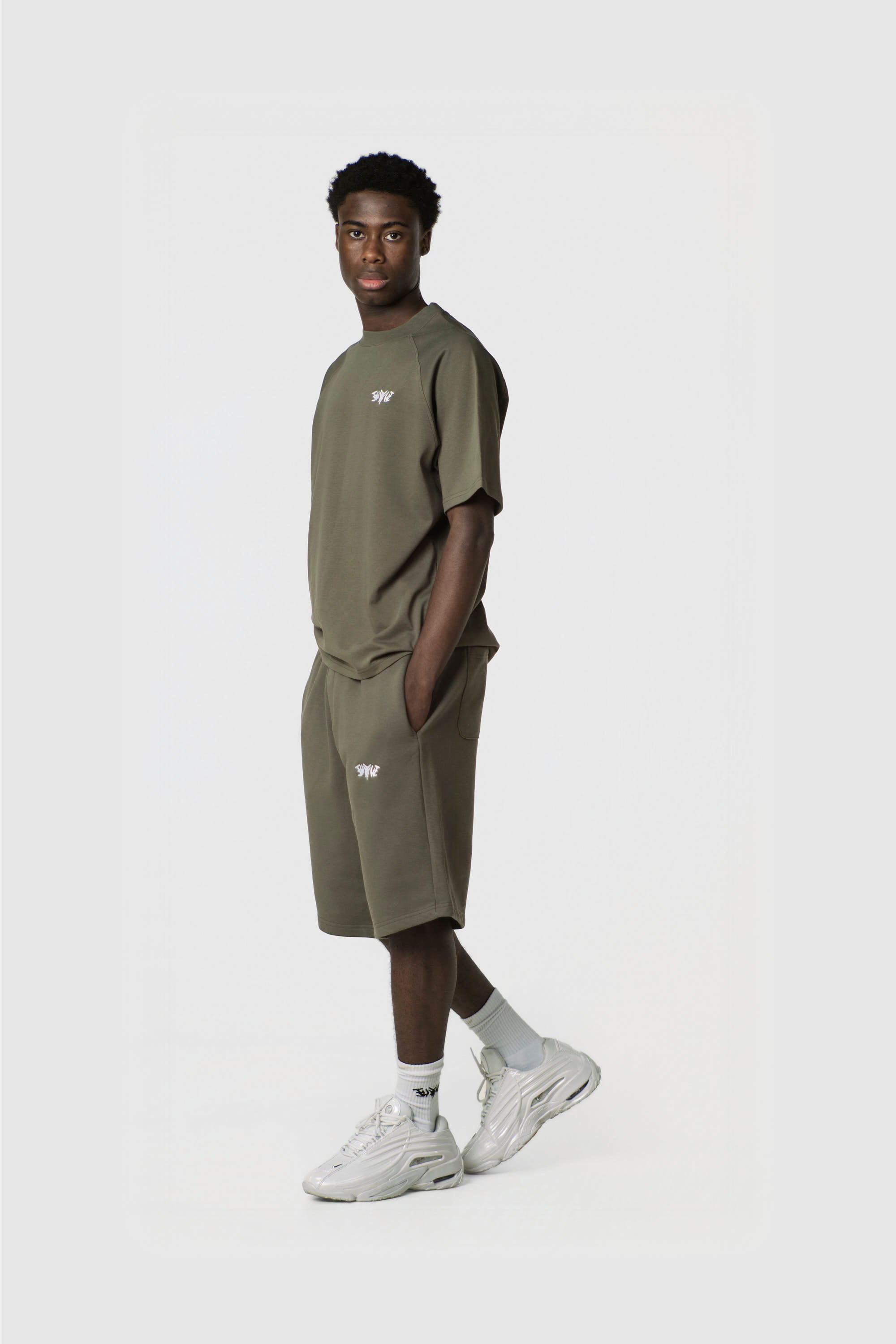SHORTS OLIVE