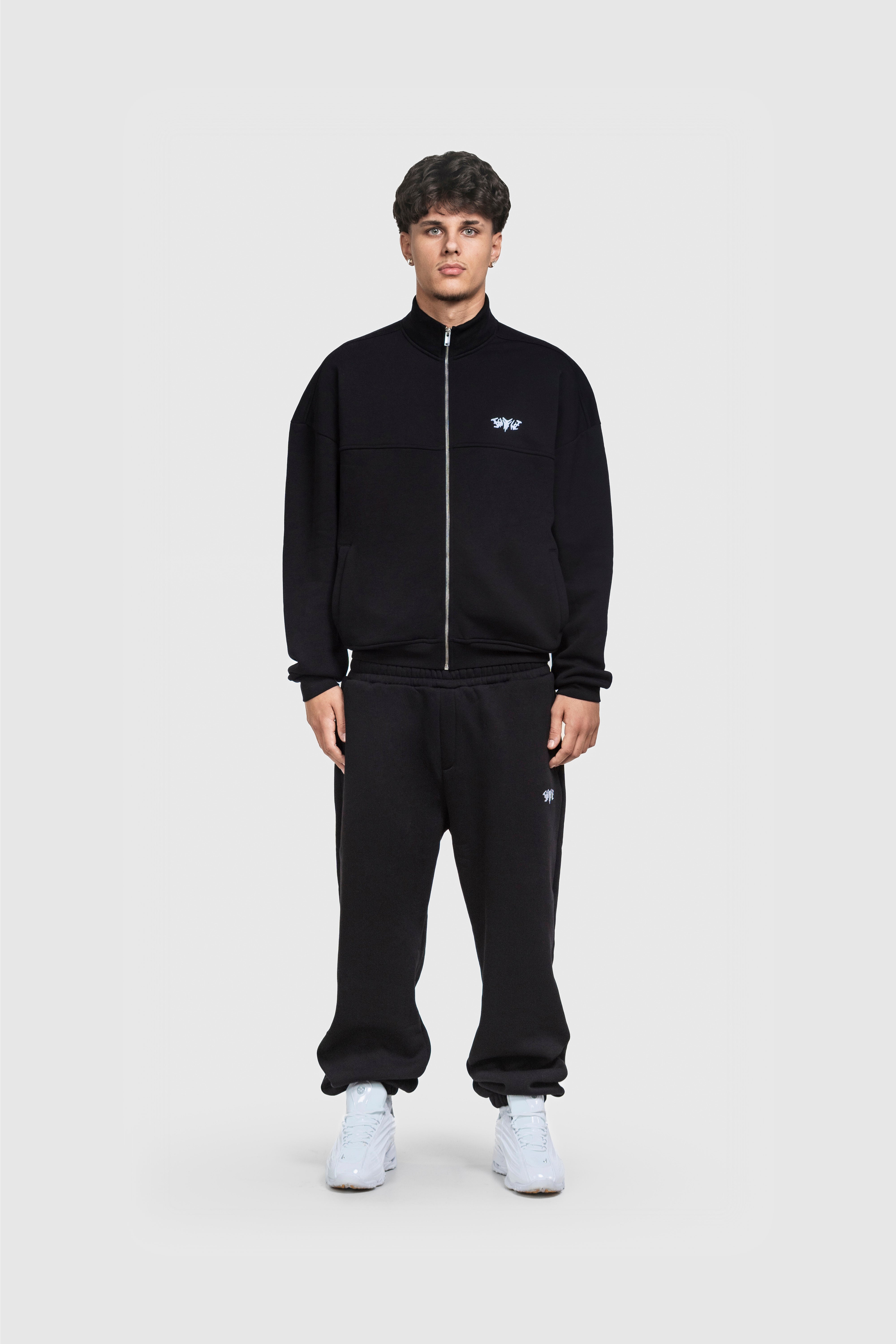 BASIC HIGH NECK ZIP BLACK