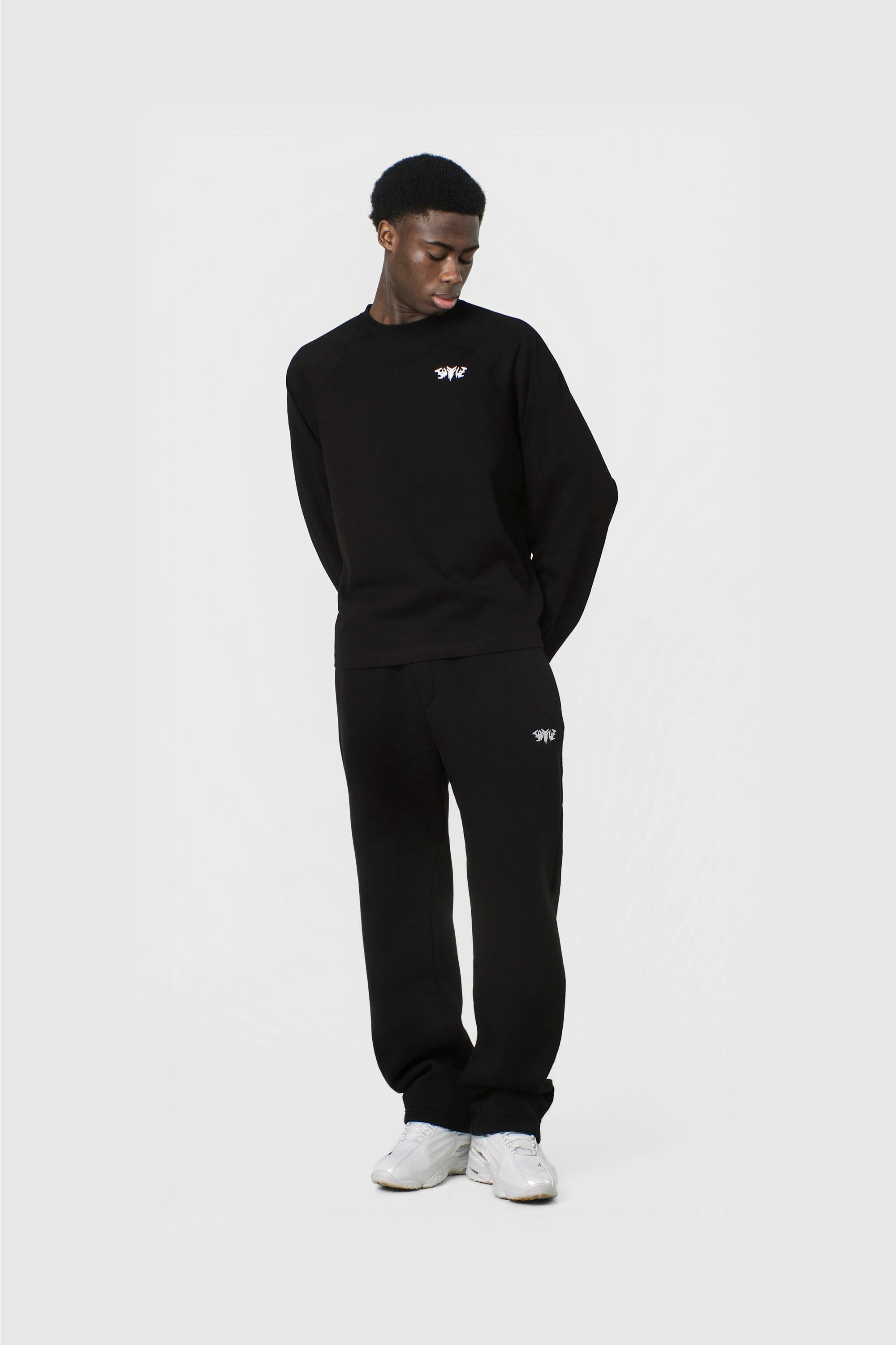 RAGLAN LONGSLEEVE BLACK