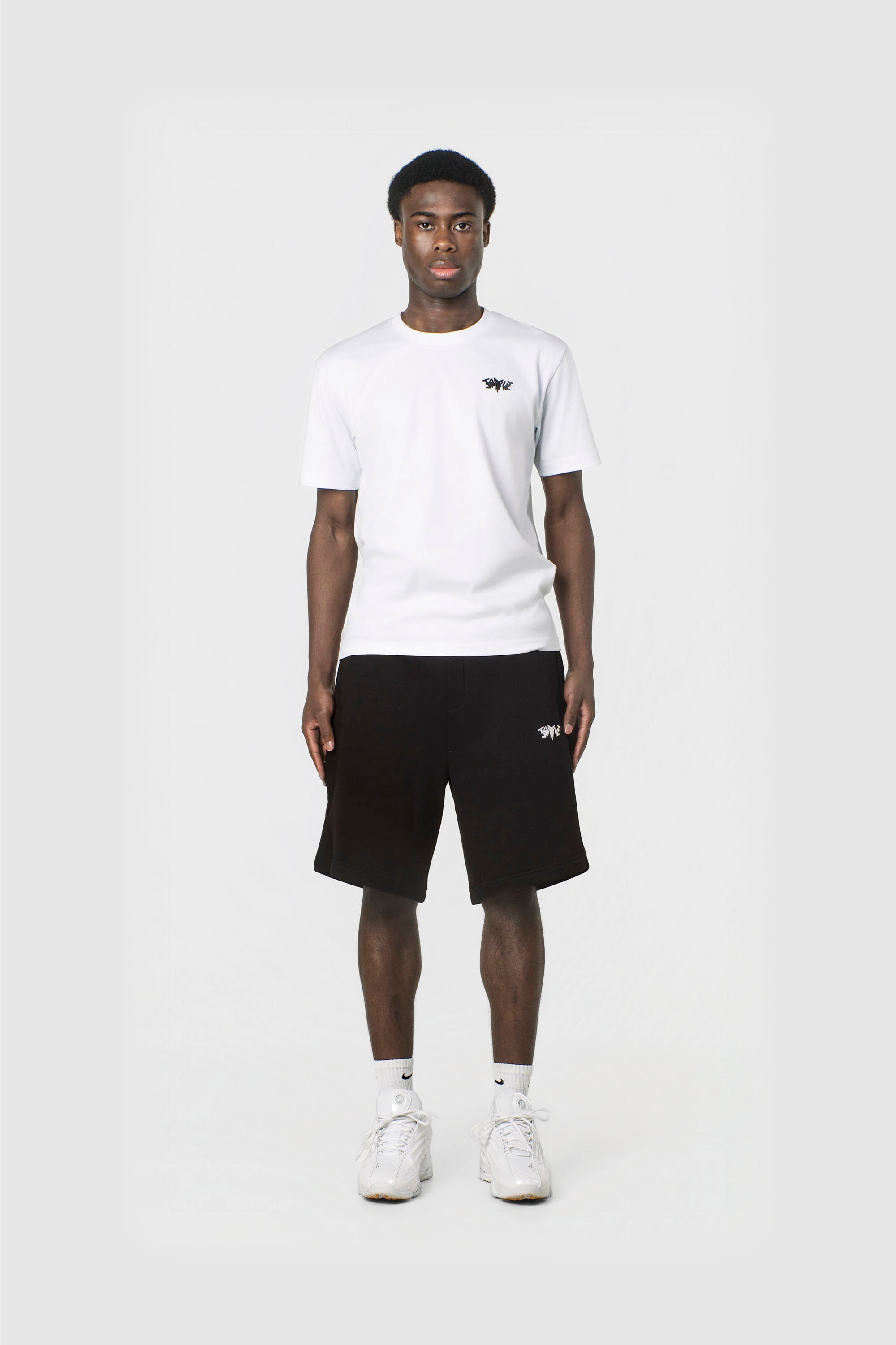 BASIC SHORTS BLACK
