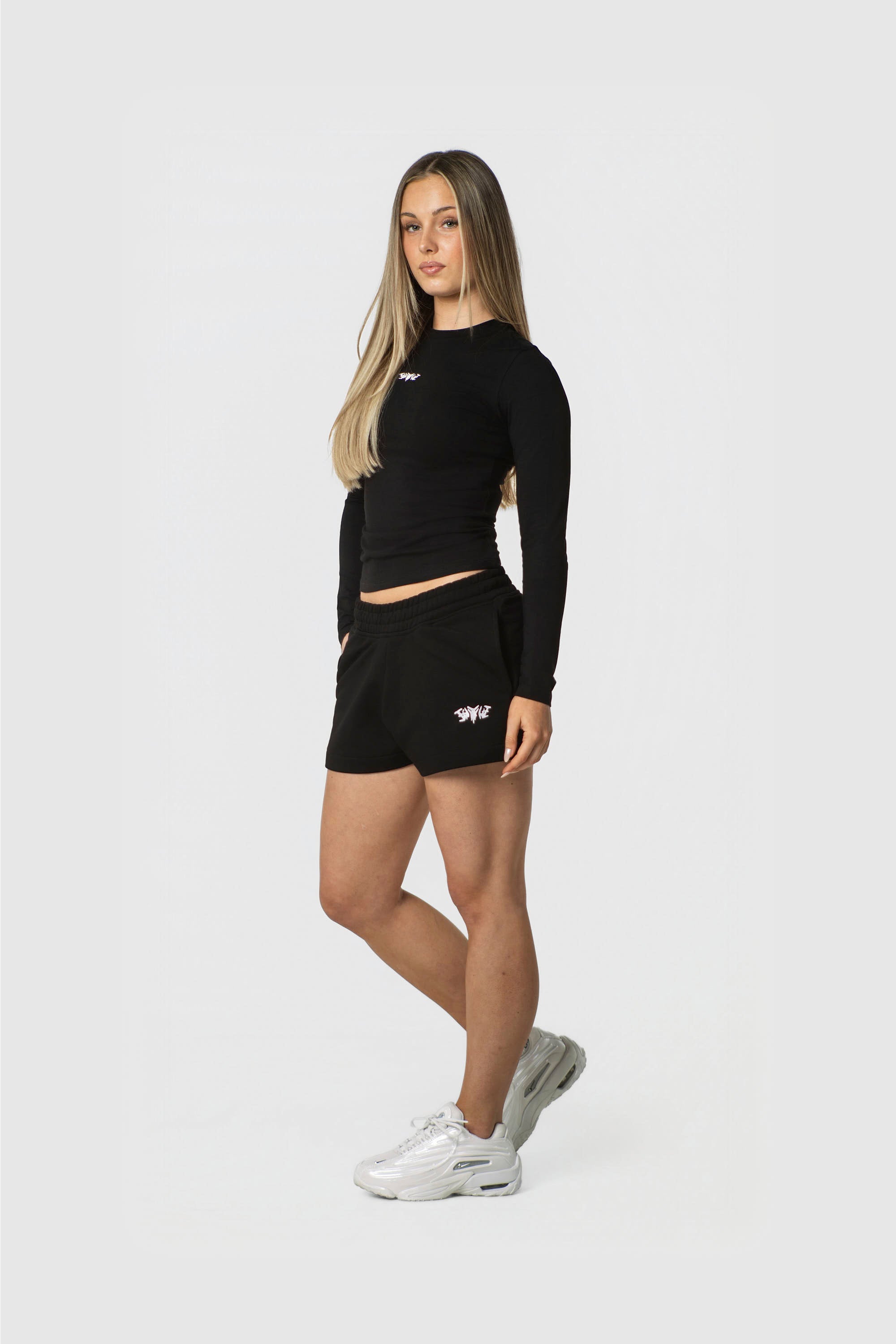 WOMEN LONGSLEEVE BLACK