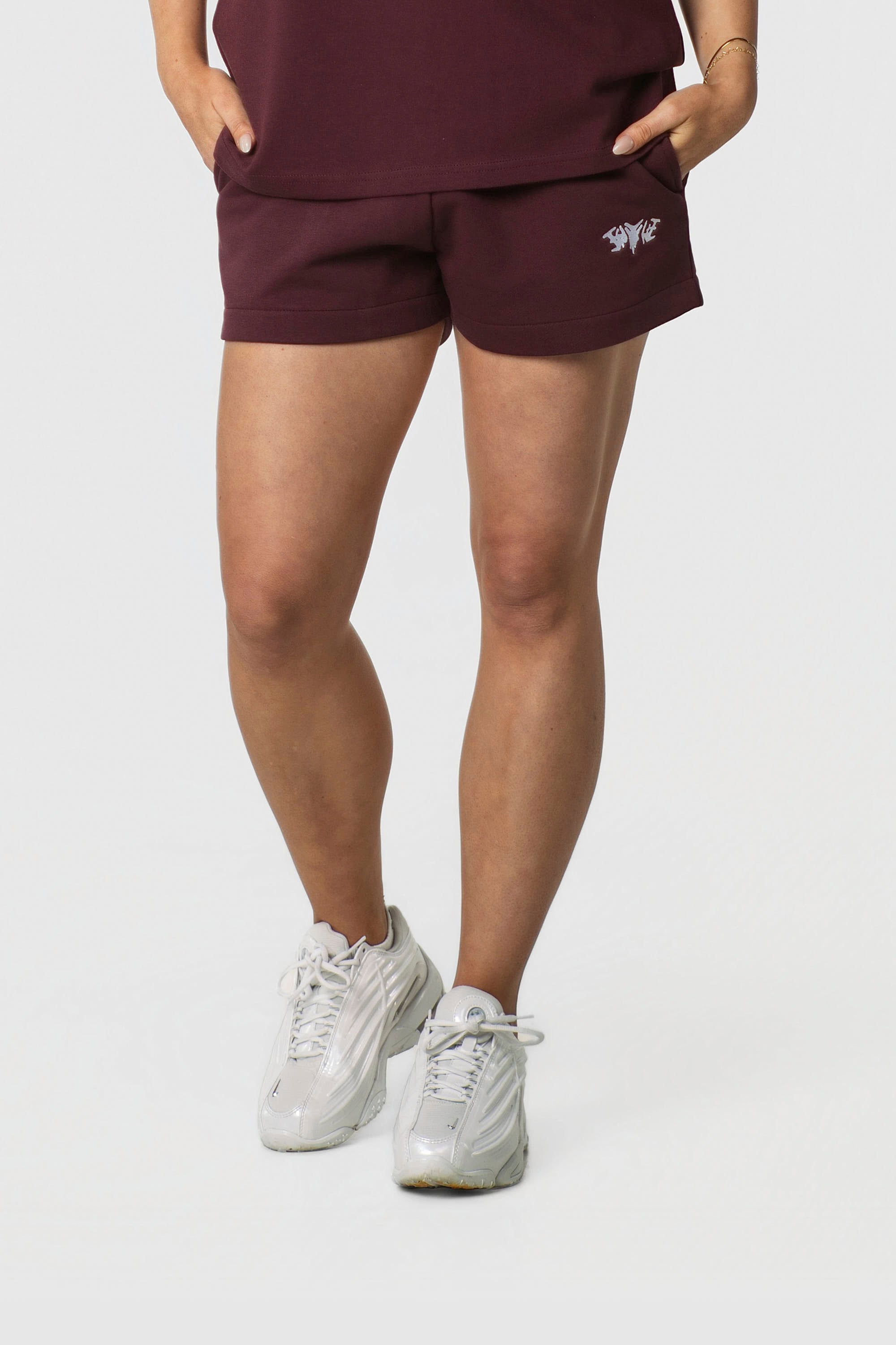 WOMEN SHORTS REDWINE